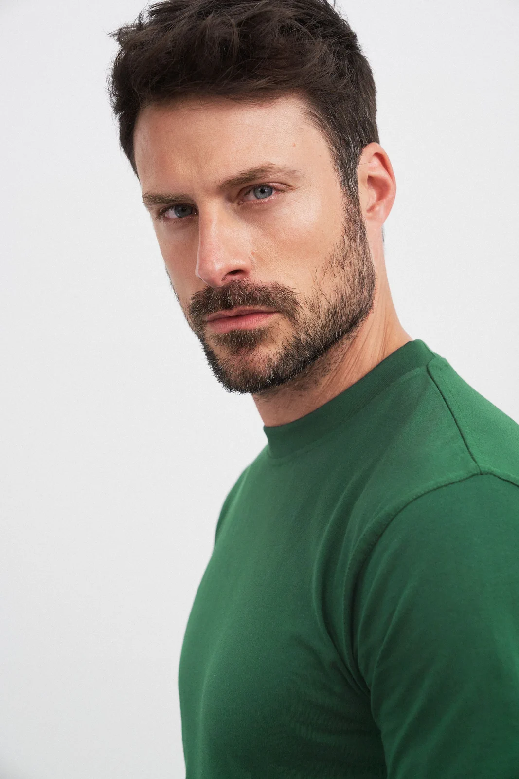 jn002-round-t-shirt-heavy-model-0 James & Nicholson Round-T Heavy