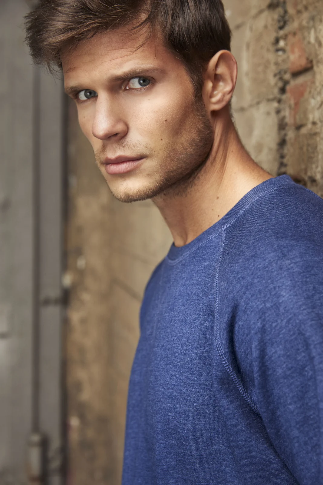 JN8022-mens-sweatshirt-model-2 James & Nicholson Men`s Sweat