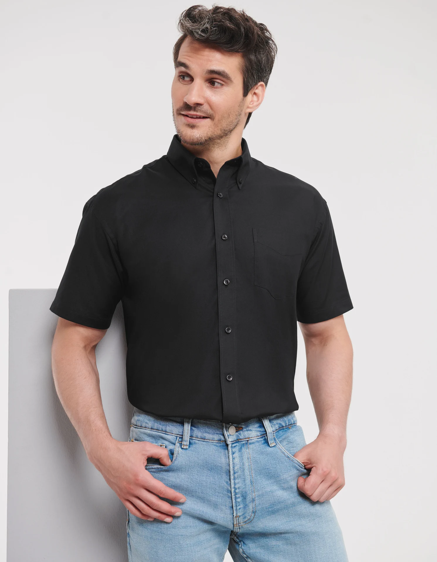 russell-r933m-mens-short-sleeve-easy-care-oxford-shirt-black-model-1 Russell Men's Short Sleeve Easy Care Oxford Shirt