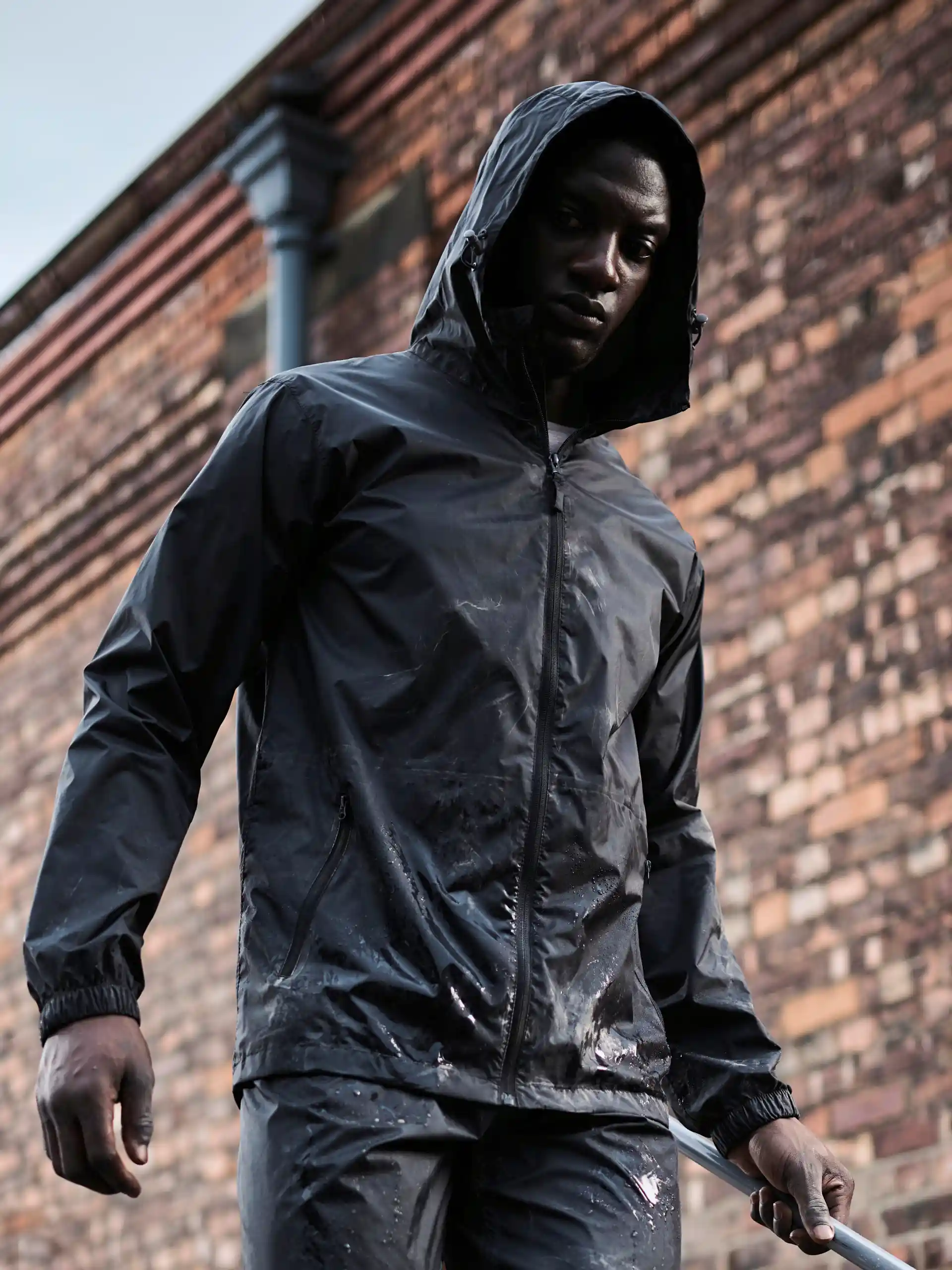 regatta-trw248-pro-packaway-breathable-jacket-black-model-1 Regatta Pro Packaway Breathable Jacket