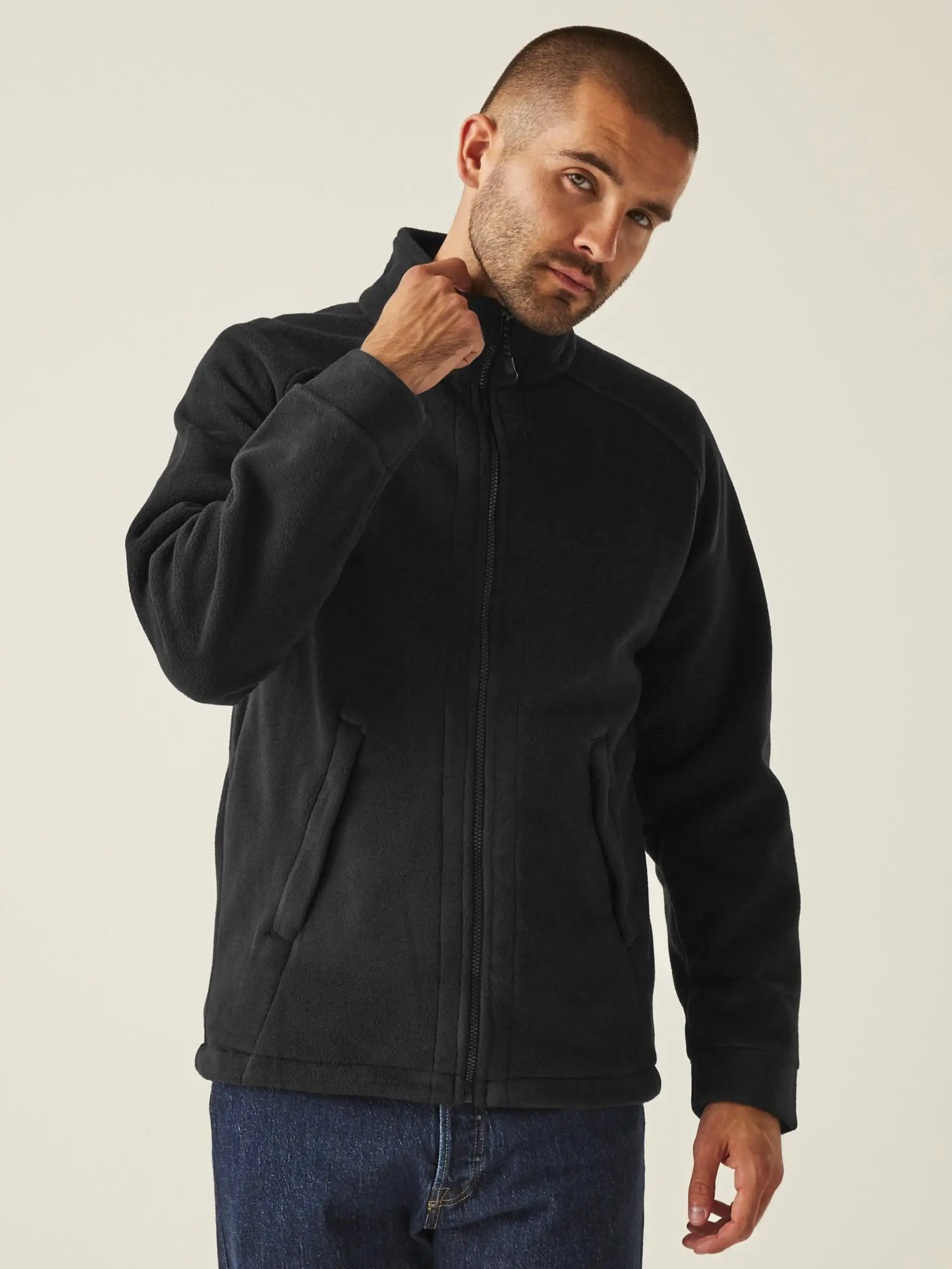 regatta-tra500-sigma-heavyweight-fleece-jacket-black-model-1 Regatta Sigma Heavyweight Fleece Jacket