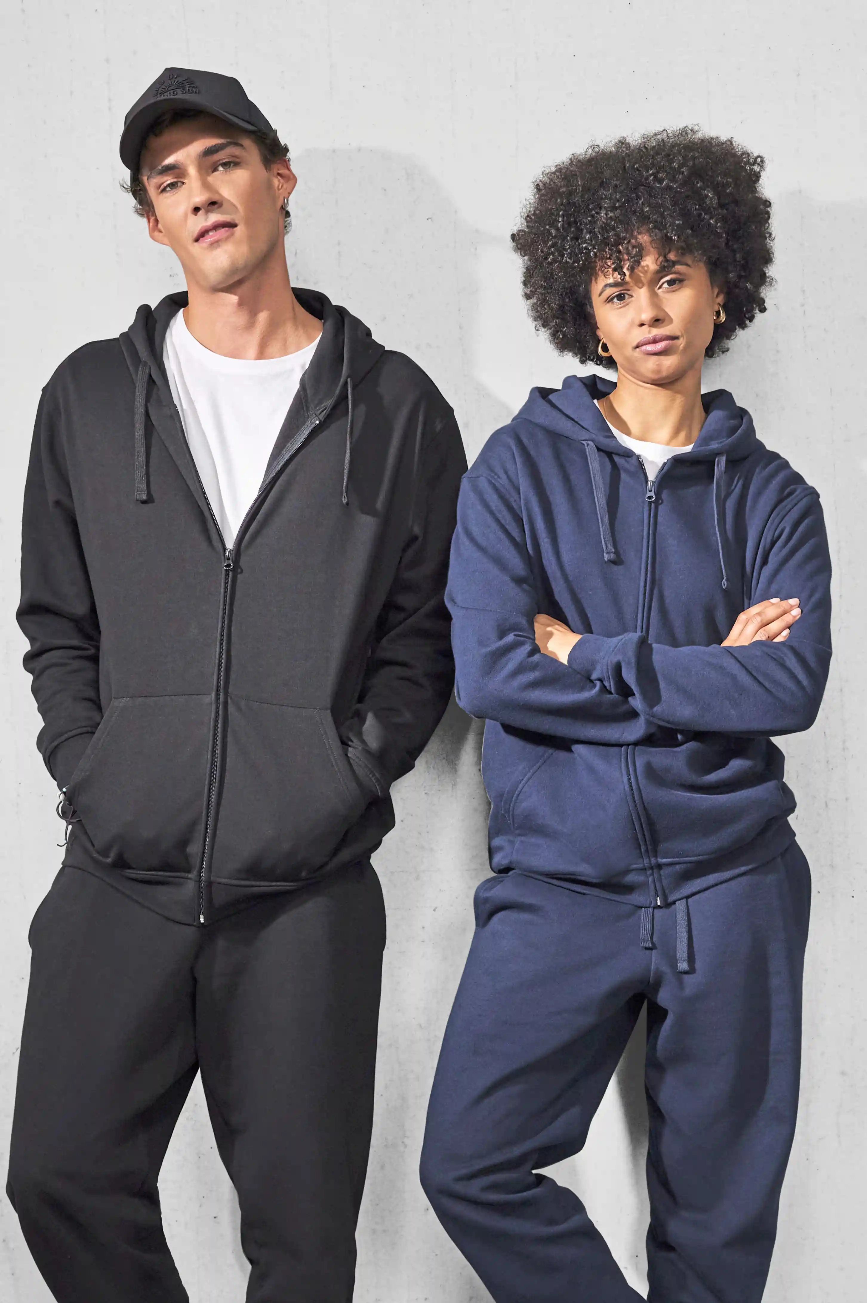 bc-wg009-id.224-zip-hoodie-black-model-1 B&C ID.224 Zip Hood
