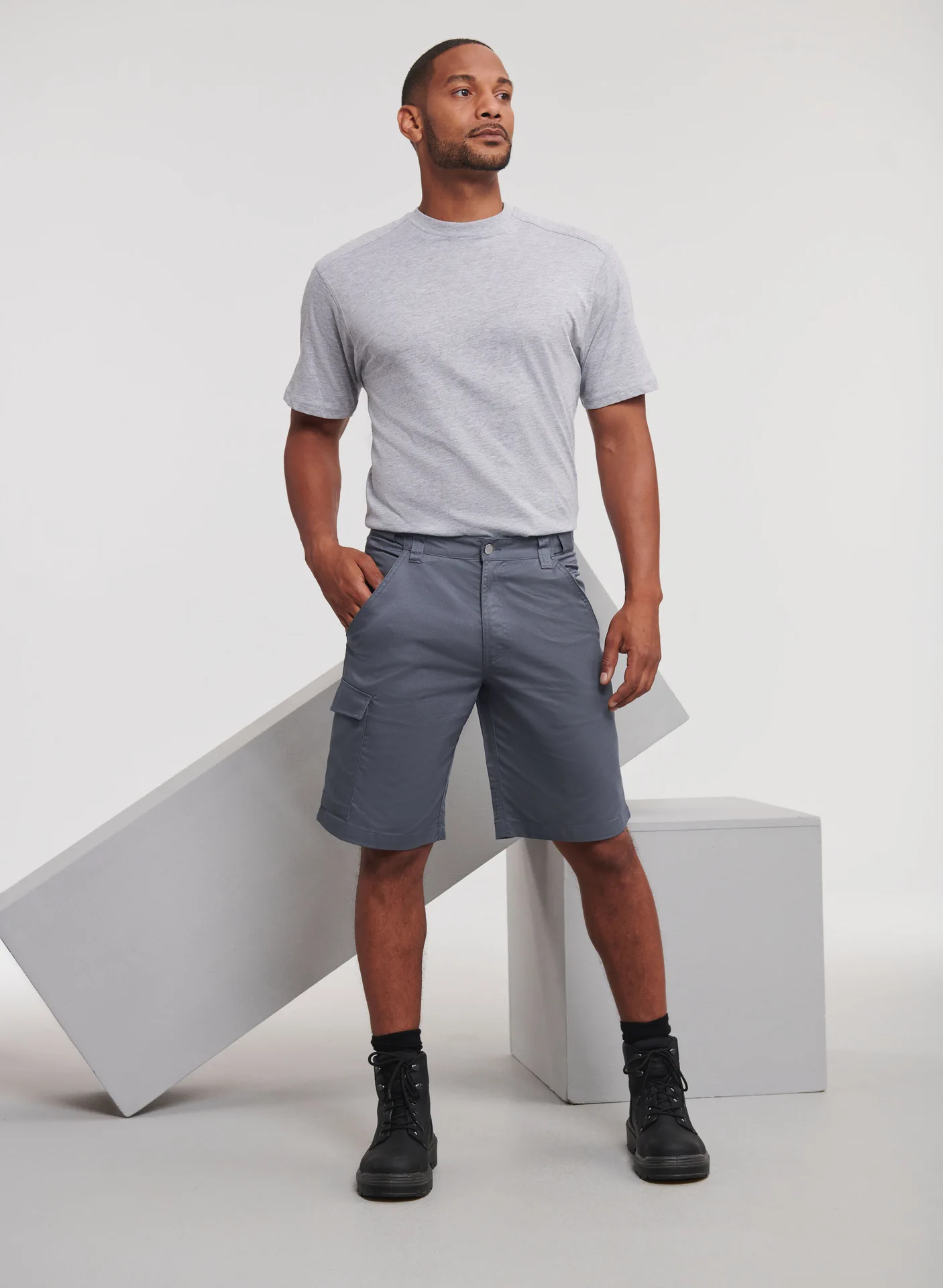 russell-r002m-poly-cotton-twill-shorts-convoygrey-model-2 Russell Workwear Polycotton Twill Shorts