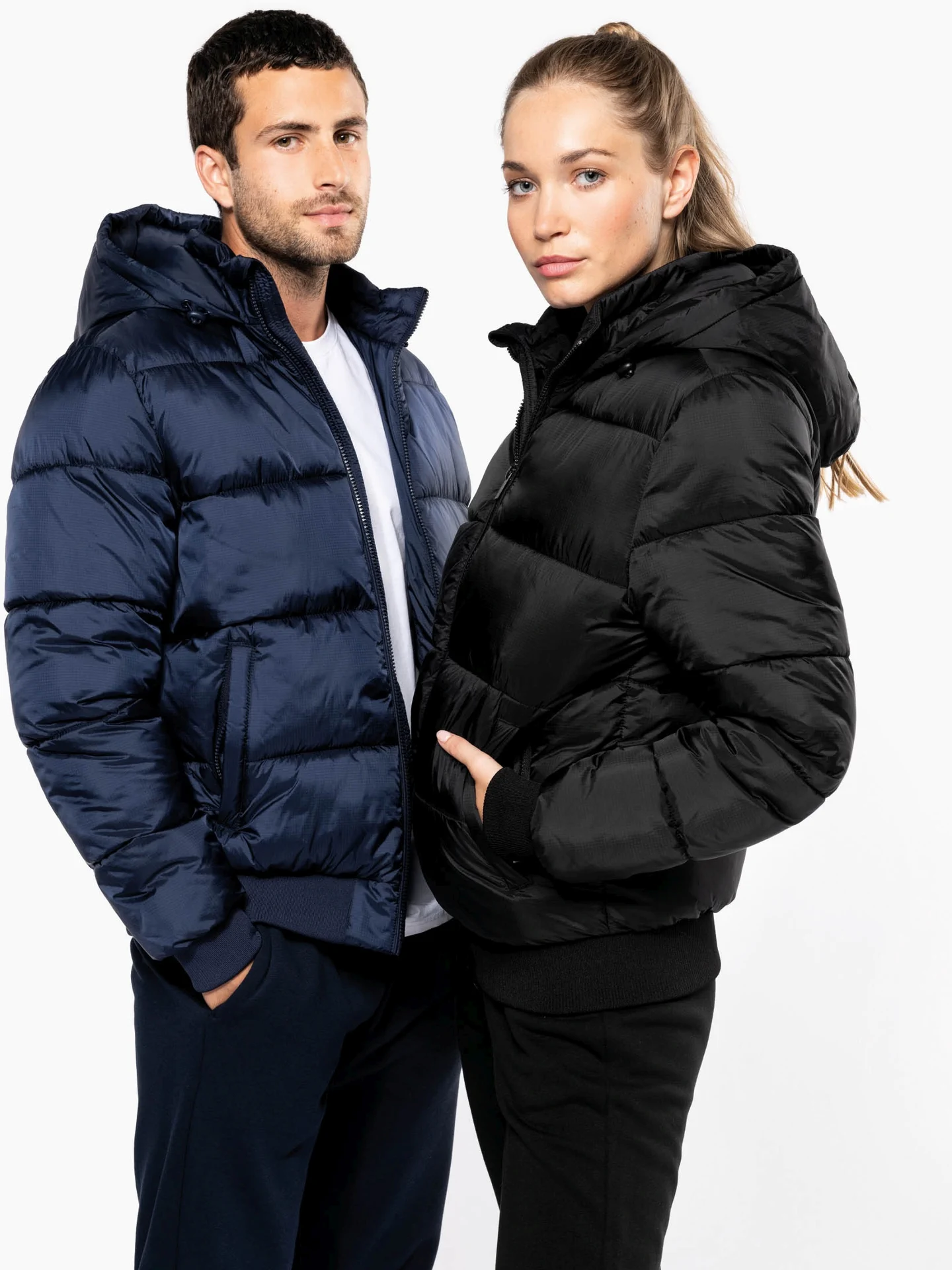 kariban-K6166-ripstop-jacke-mit-kapuze-model-0 Kariban Ripstop Jacke mit Kapuze