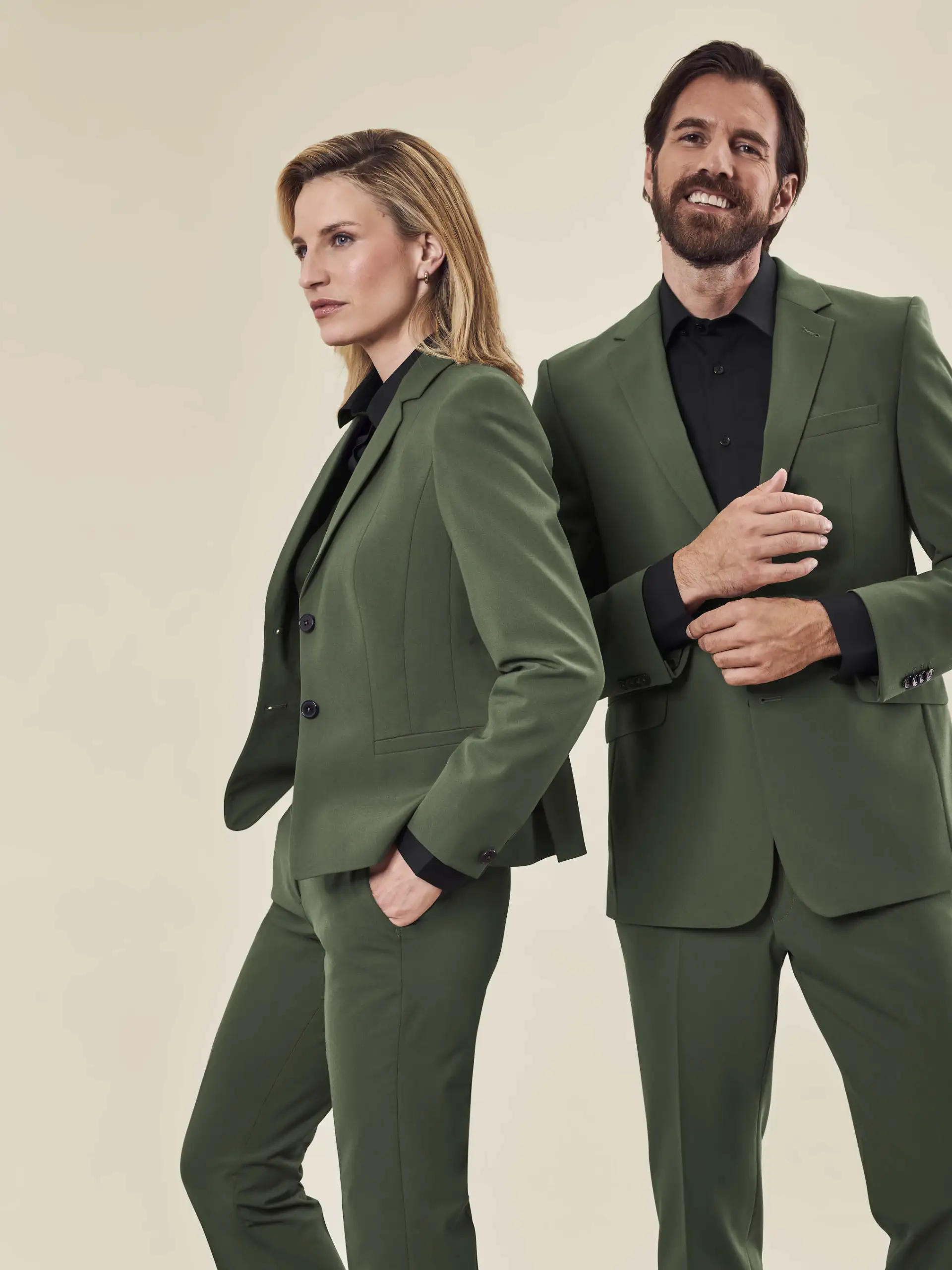 greiff-1454-damen-blazer-rf-premium_olivgruen-model-1 GREIFF Damen Blazer PREMIUM Regular Fit