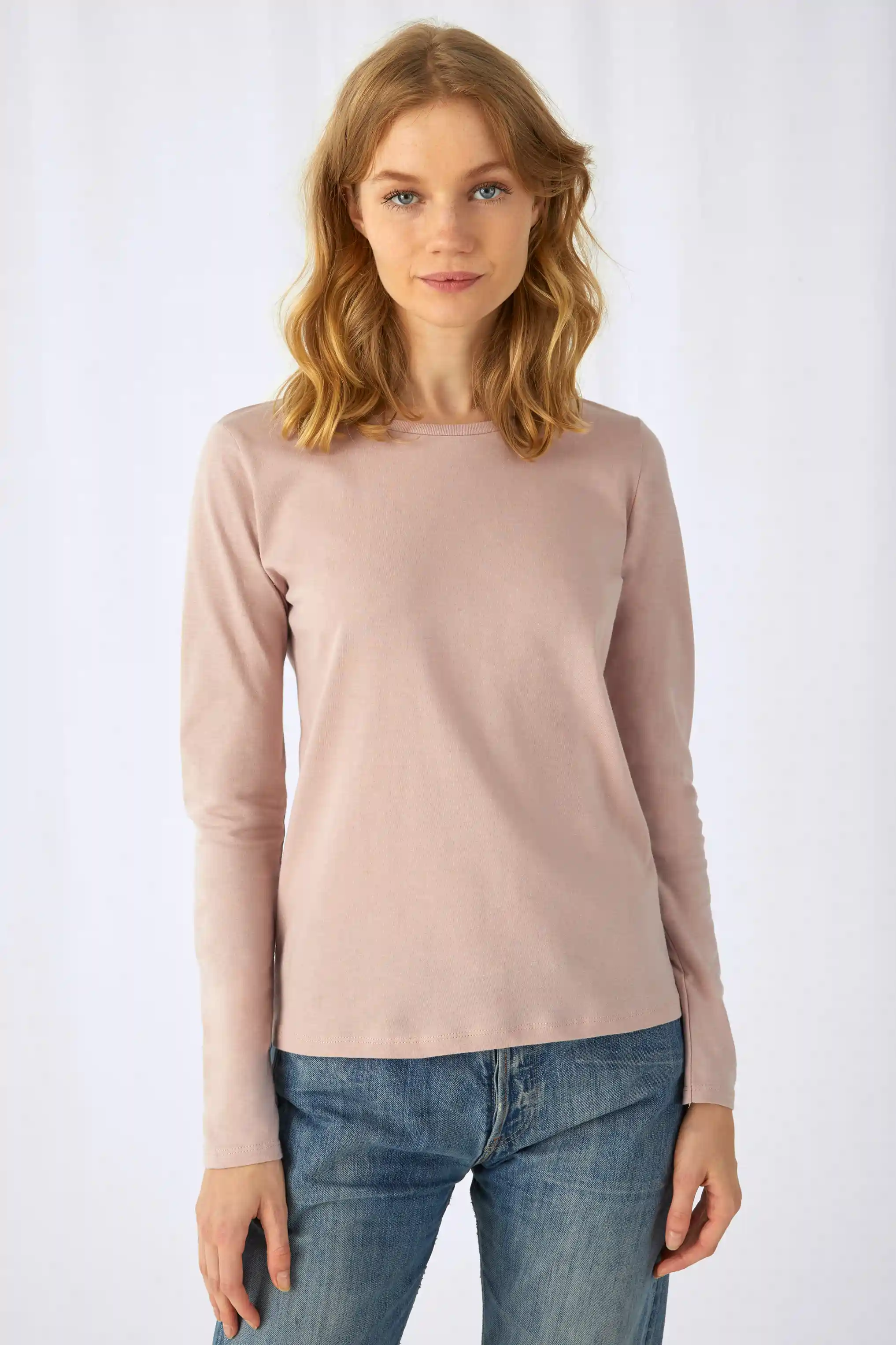 bc-tw06t-hashtag-e150-lsl-longsleeve-women-millennial-pink-model-1 B&C T-Shirt #E150 Long Sleeve Women