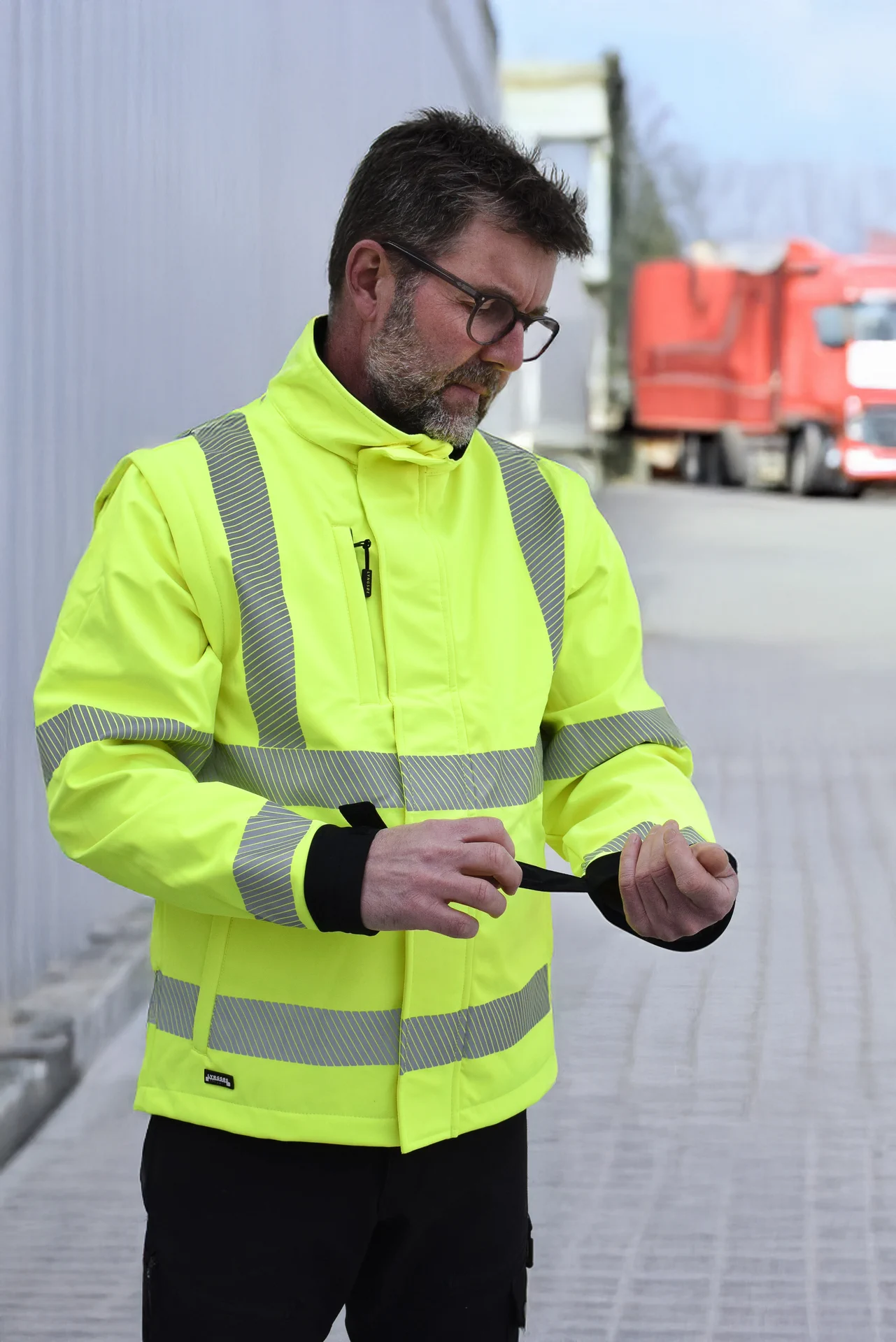 lyngsoe-fox471-atmungsaktive-hi-vis-softshell-jacke-leuchtgelb-schwarz-mod-4 Lyngsøe FOX471 Atmungsaktive Hi-Vis Softshell Jacke
