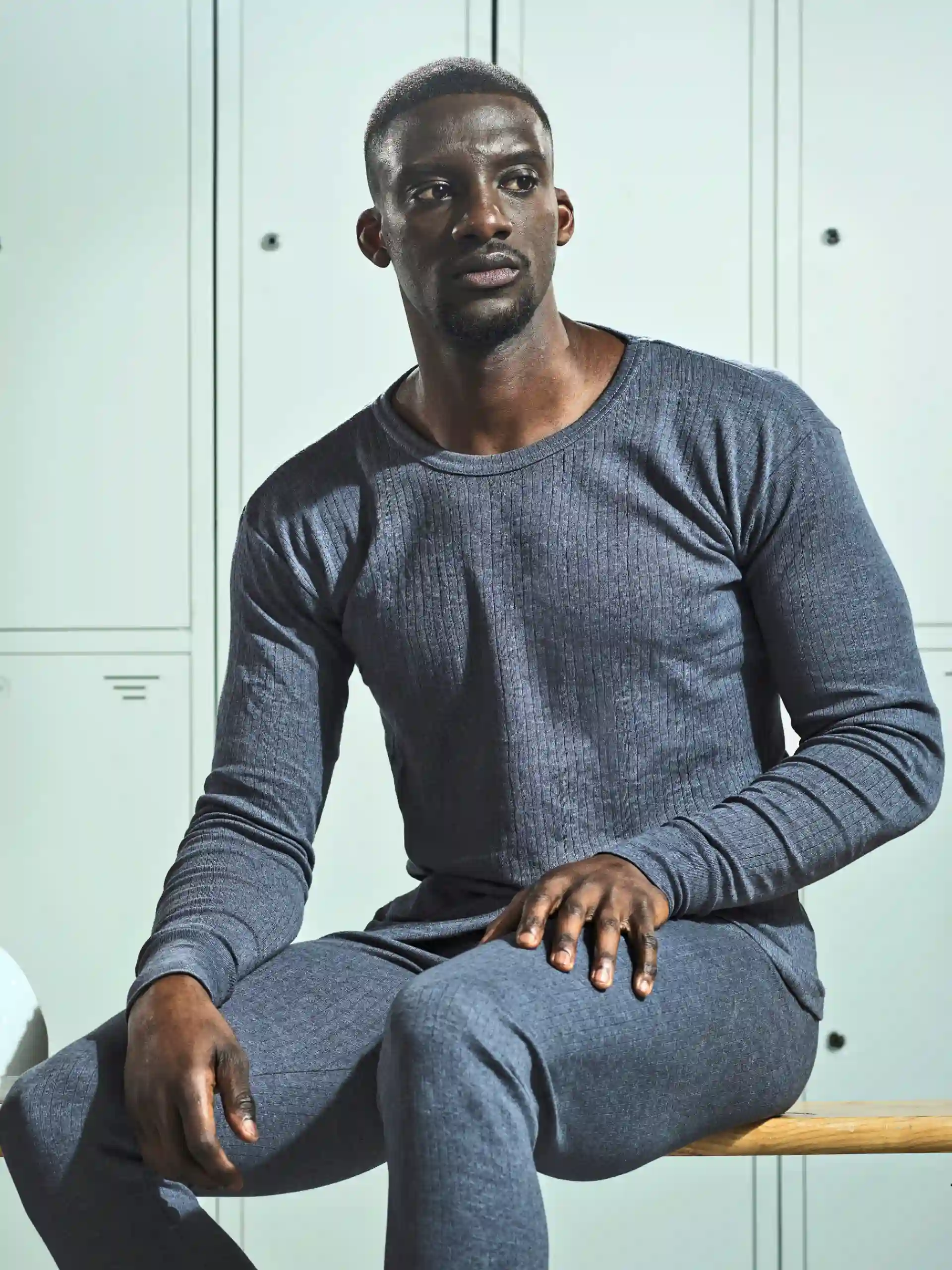 regatta-tru112-thermal-long-sleeve-vest-denim-model-1 Regatta Thermal Long Sleeve Vest