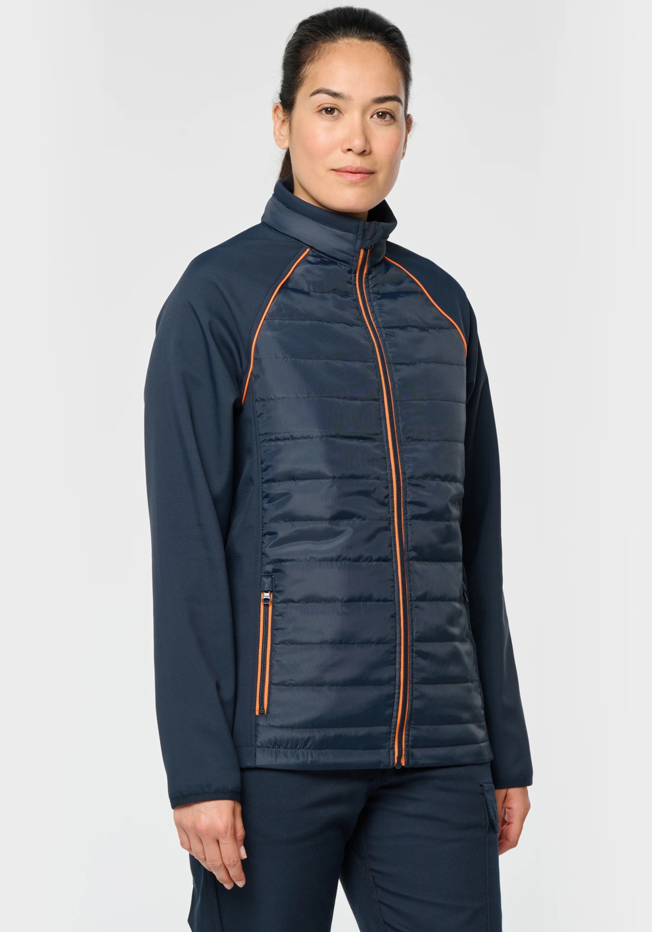 kariban-WK6147-workwear-hybrid-jacke-day-to-day-model-0 Kariban Unisex Workwear Hybrid Jacke "Day-to-Day"