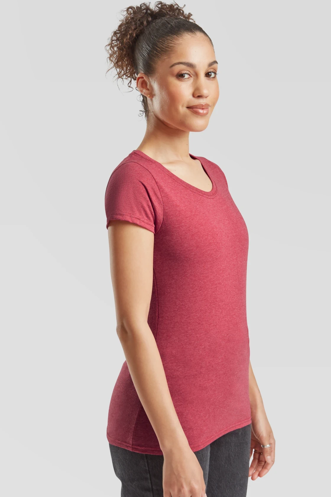 fruit-of-the-loom-61-372-0-ladies-valueweight-t-shirt-heatherred-model-1 F.O.L. Lady-Fit Valueweight T