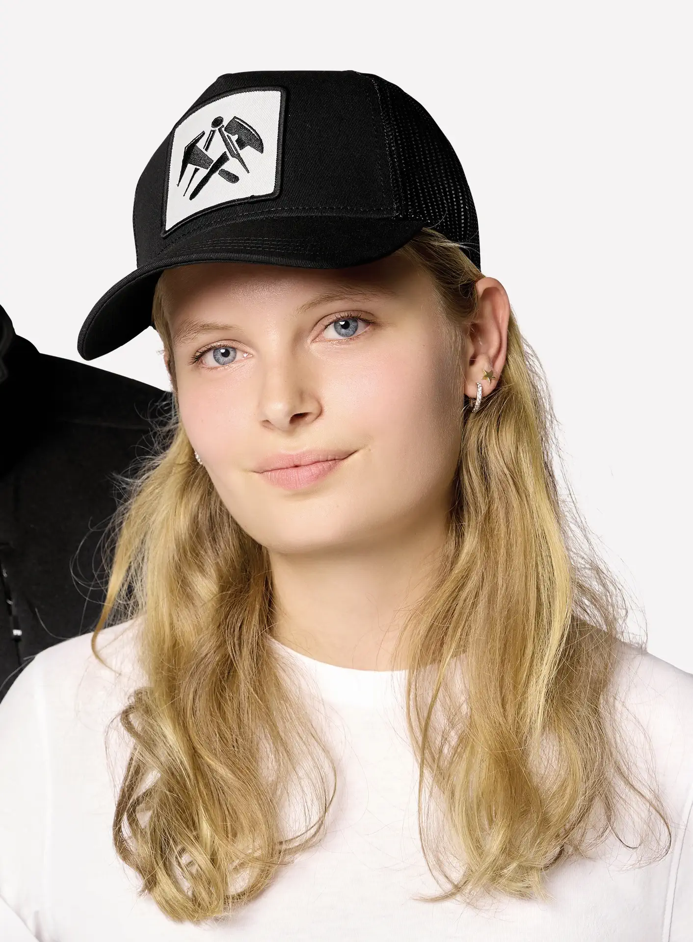 FHB-91187-sven-trucker-cap-dachdecker-schwarz-model-0 FHB Trucker Cap SVEN Dachdecker