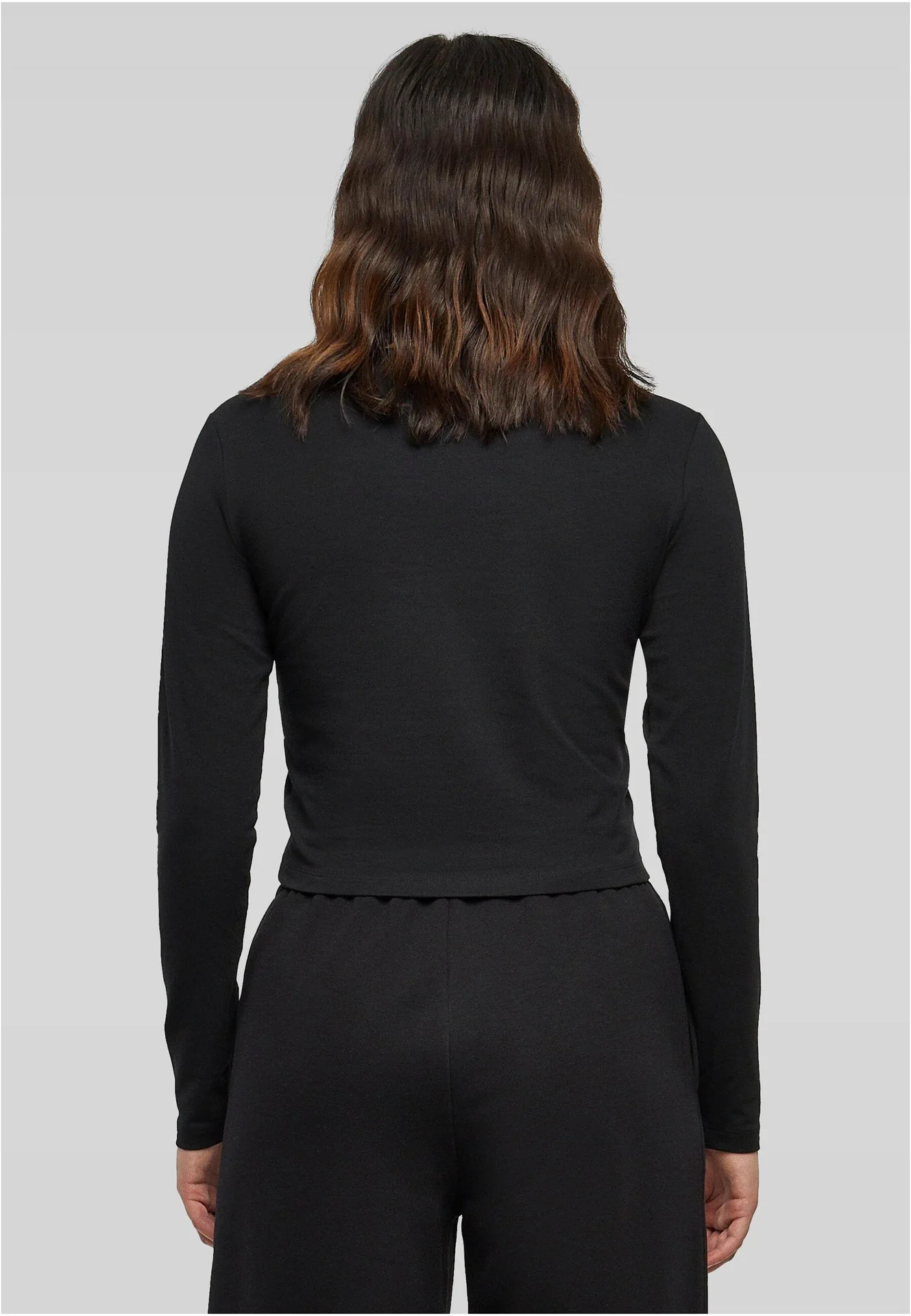 BYB-BY261-ladies-short-longsleeve-t-shirt-black-model-2 Build Your Brand Ladies Short Longsleeve Tee
