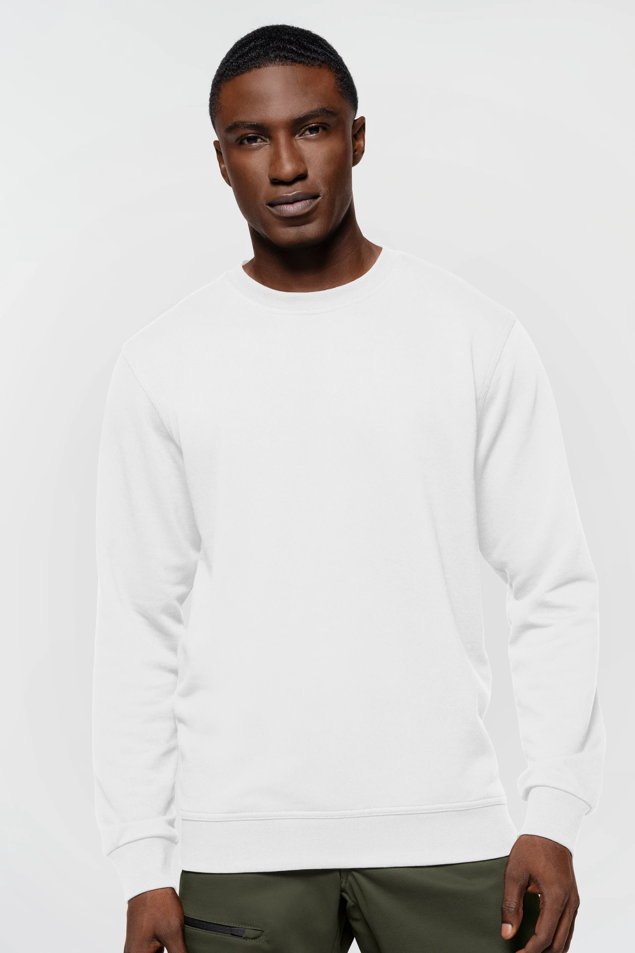hakro-567-label-free-sweatshirt-heavy-mikralinar-eco-weiss-model-0 HAKRO Label-Free Sweatshirt 567 Heavy MIKRALINAR® ECO