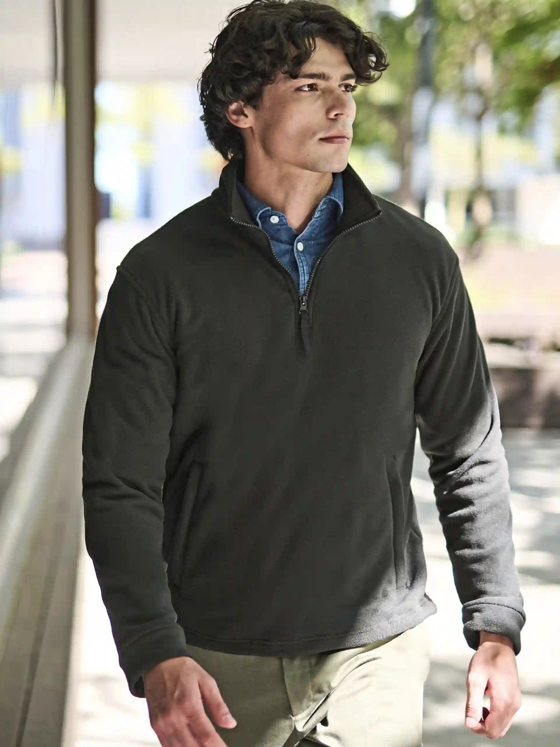 regatta-tra510-thor-overhead-fleece-black-model-1 Regatta Thor Overhead Fleece