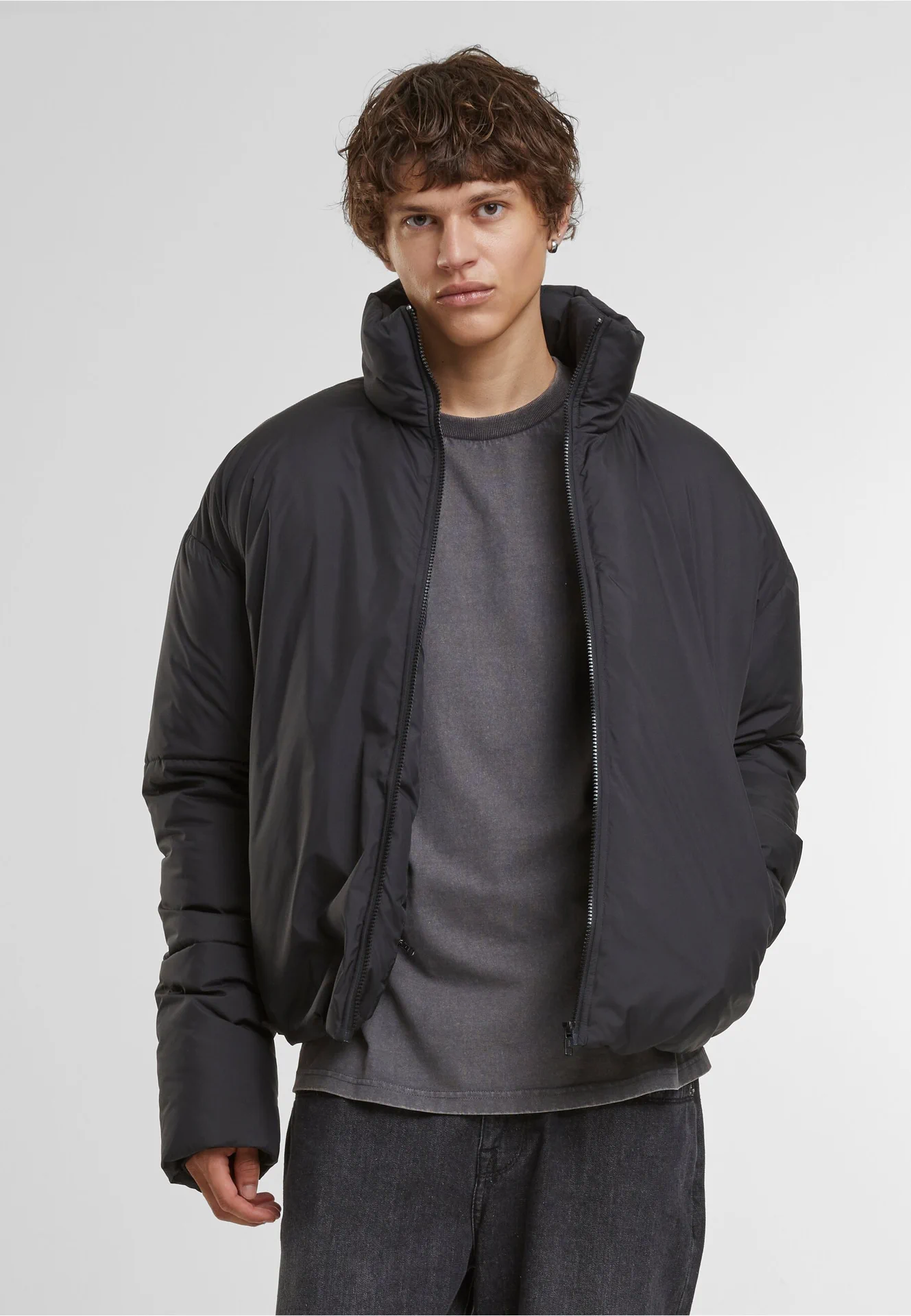 BYB-BY309-oversized-puffer-jacket-black-model-0 Build Your Brand Oversized Puffer Jacket