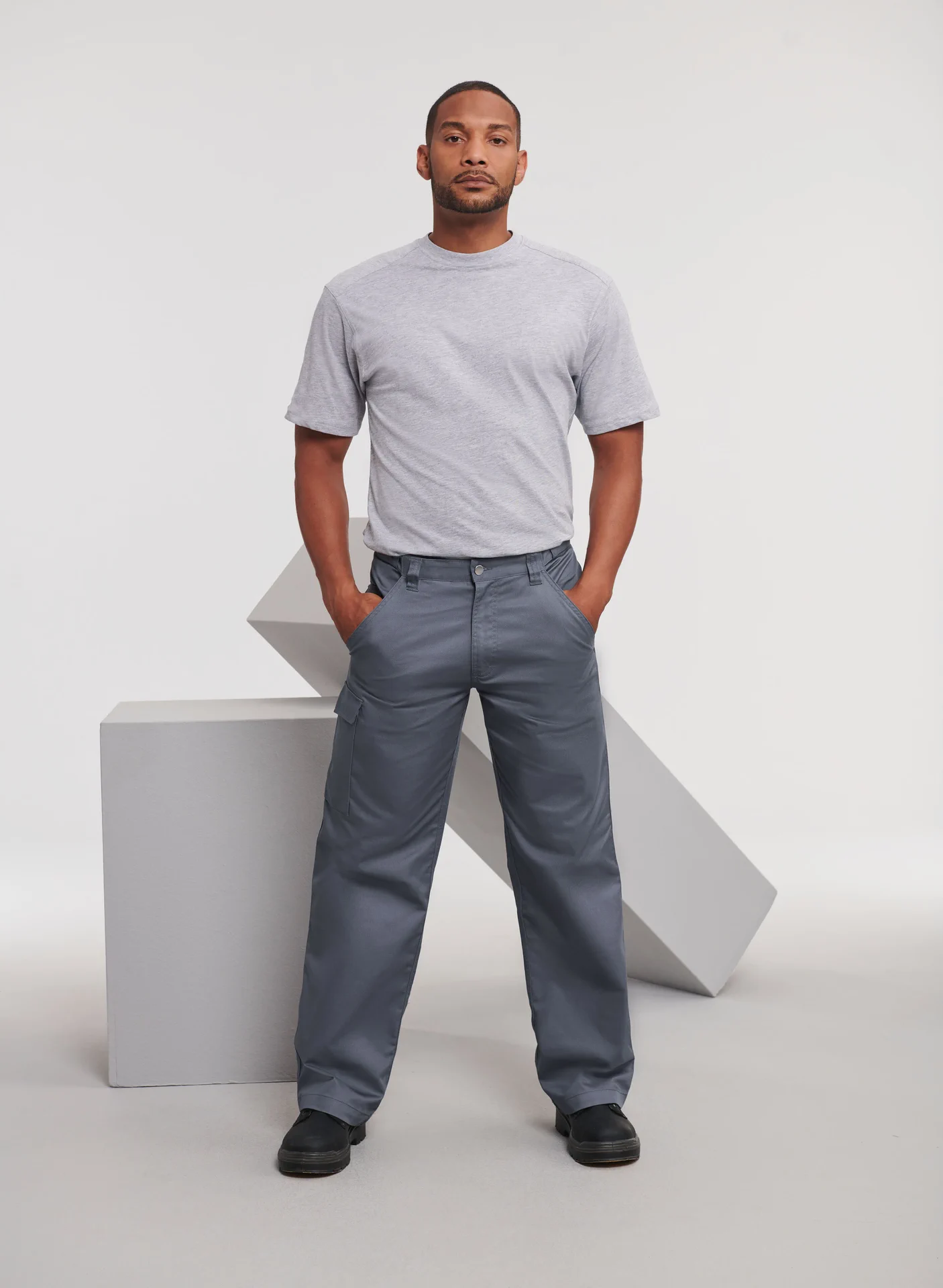 russell-r001m-poly-cotton-twill-trousers-convoygrey-model-2 Russell Workwear Polycotton Twill Trousers