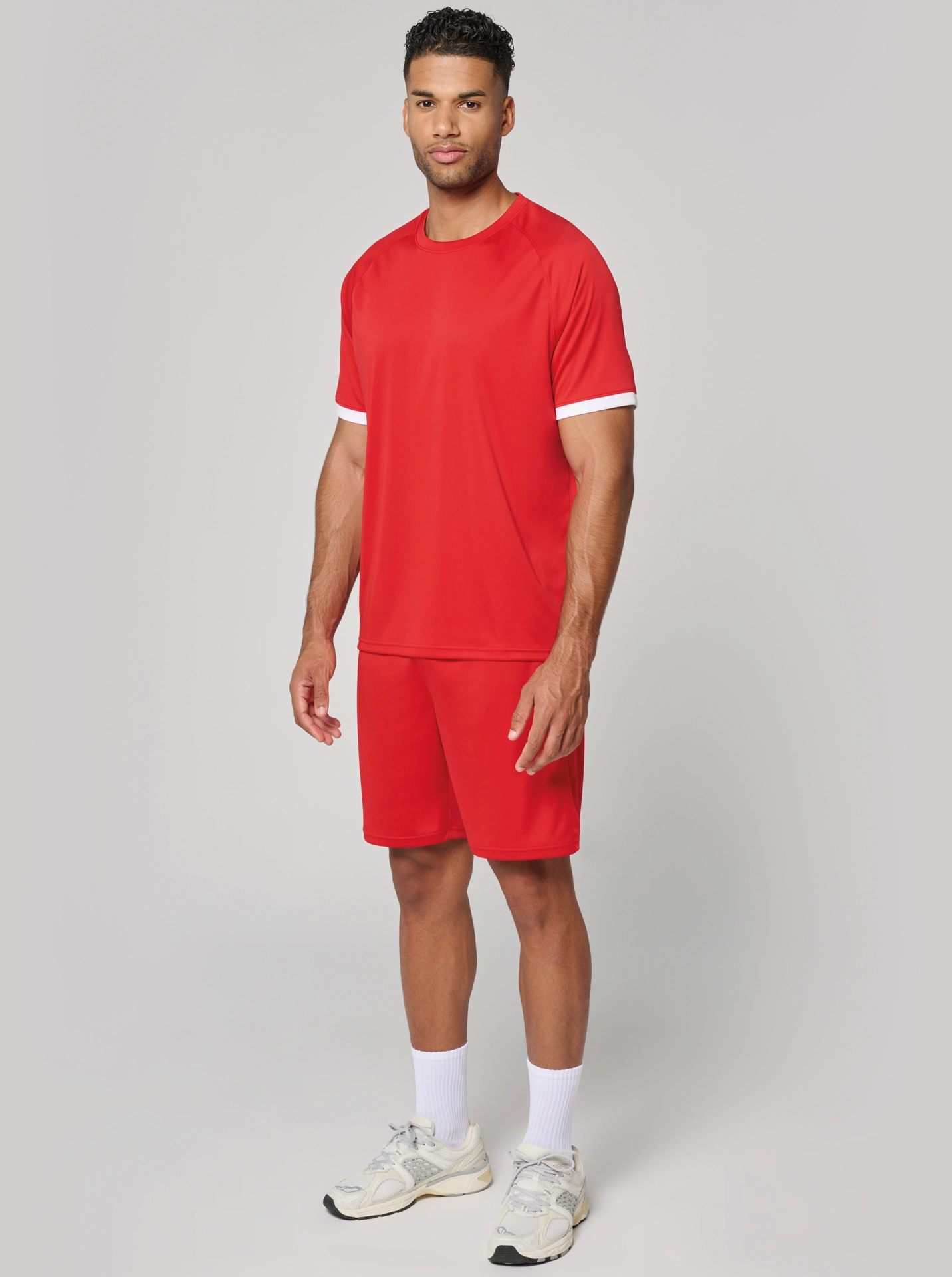 kariban-PA1045-herren-sport-shorts-model-3 Kariban Herren Sport Shorts