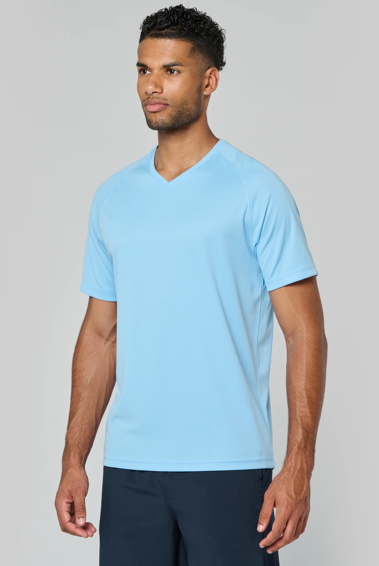 kariban-PA476-herren-v-ausschnitt-sport-shirt-model-0 Kariban Herren V-Ausschnitt Sport Shirt