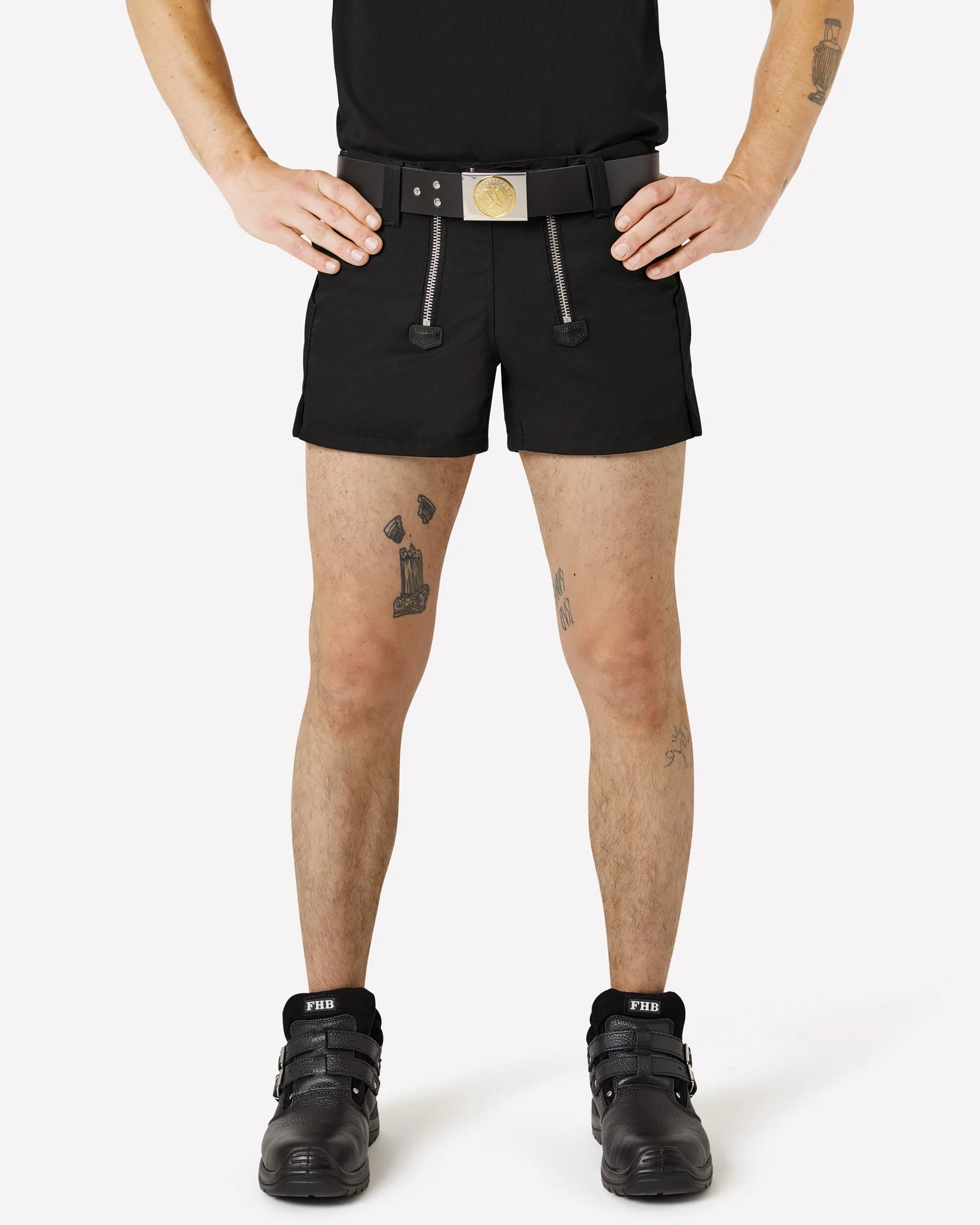 FHB-12531-maik-zunft-shorts-extra-kurz-schwarz-model-0 FHB Zunft-Shorts MAIK extra kurz