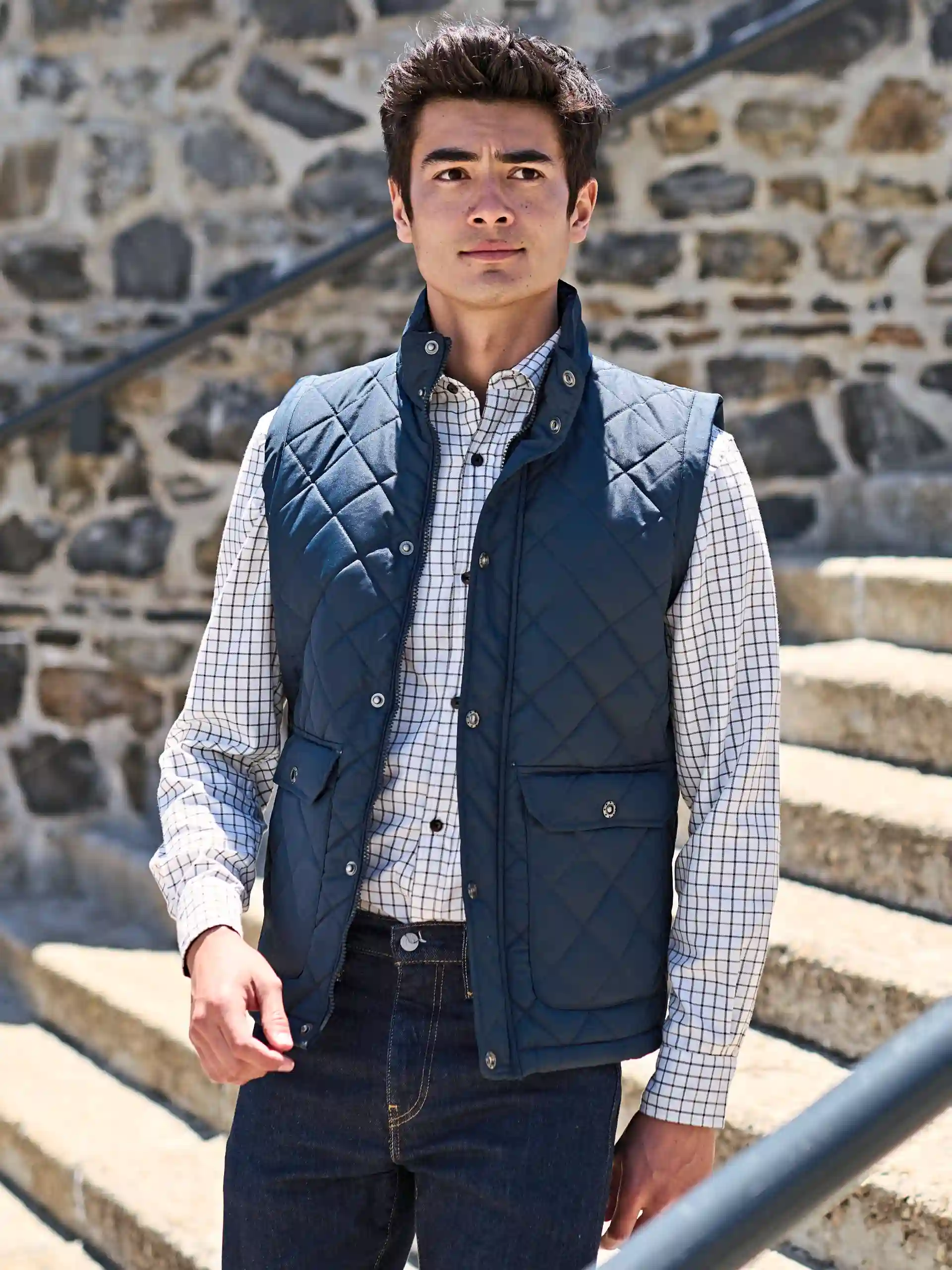 regatta-tra810-tyler-bodywarmer-navy-model-1 Regatta Tyler Bodywarmer