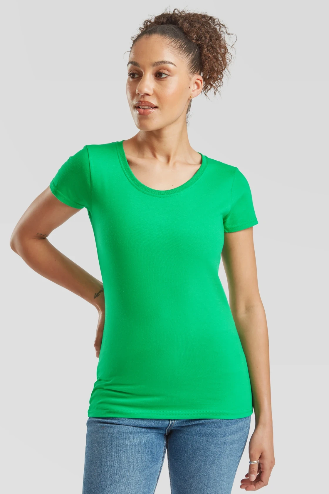 fruit-of-the-loom-61-424-0-ladies-iconic-195-t-shirt-kellygreen-model-0 F.O.L. Ringspun Premium T Lady-fit