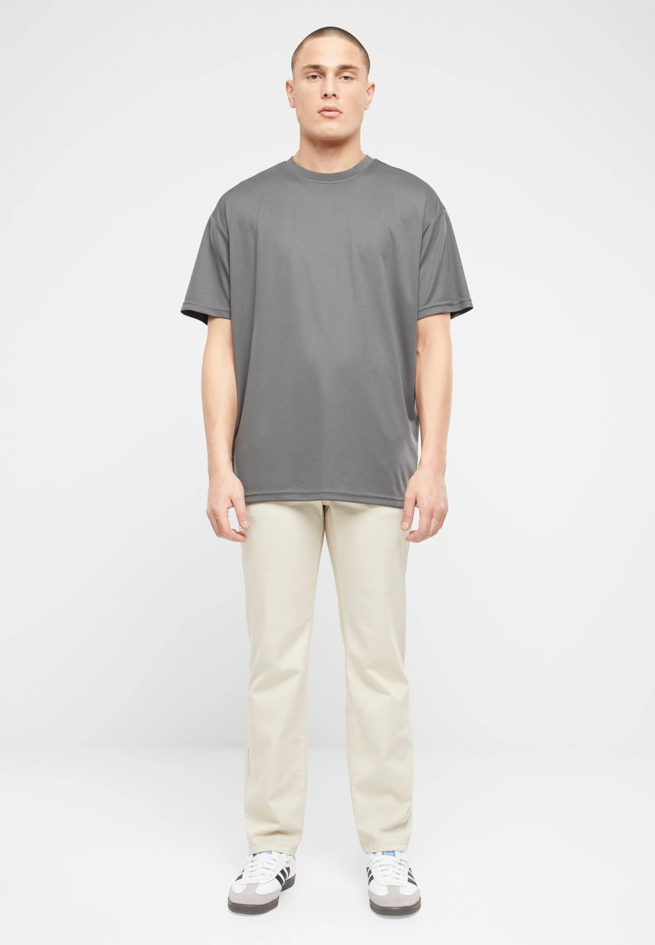 BYB-BY249-e-sports-t-shirt-darkshadow-model-3 Build Your Brand E-Sports Tee