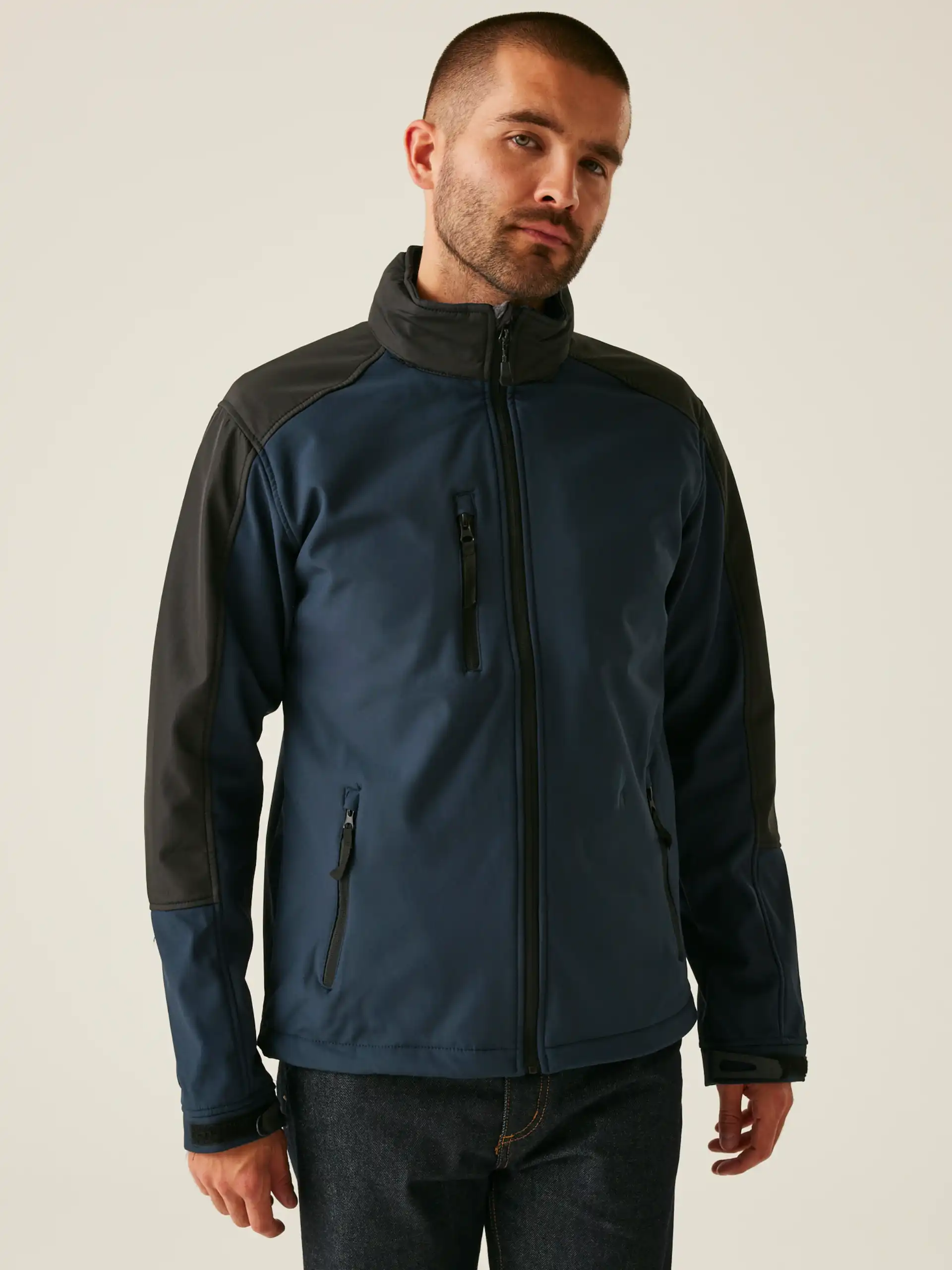 regatta-tra650-HYDROFORCE 3 LAYER MEMBRANE HOODED SOFTSHELL-black-navy-model-1 Regatta Hydroforce Softshell