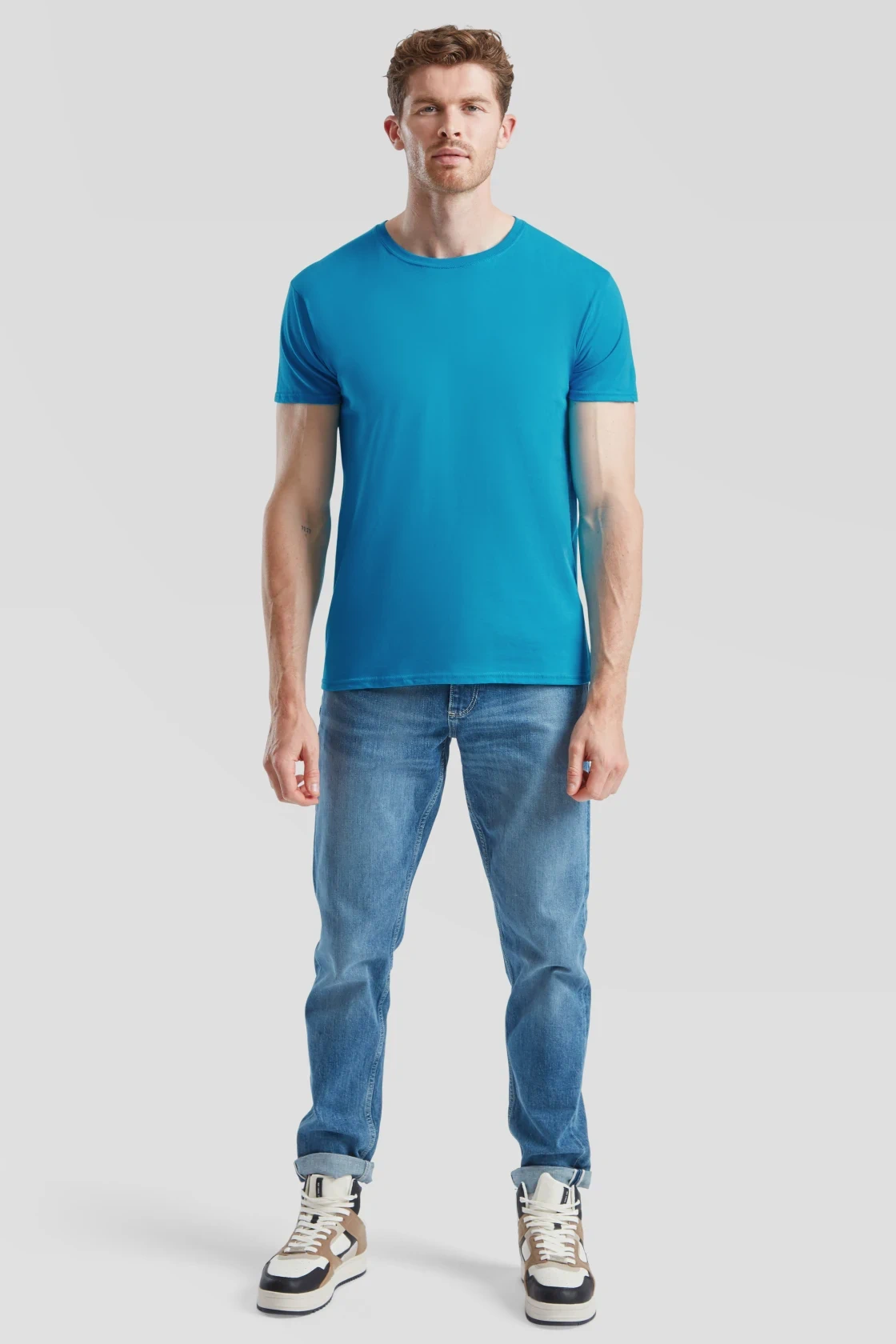 fruit-of-the-loom-61-430-0-iconic-150-t-shirt-azureblue-model-3 F.O.L. Iconic T