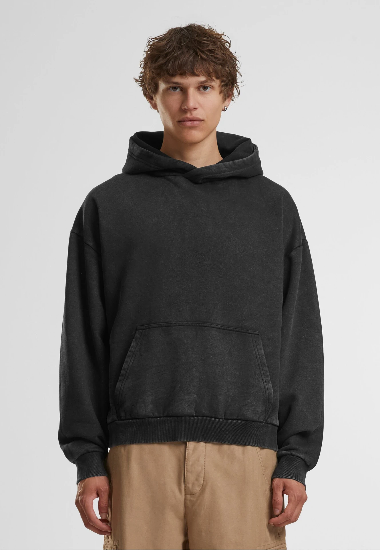 BYB-BY294-vintage-heavy-hoodie-black-model-0 Build Your Brand Vintage Heavy Hoodie