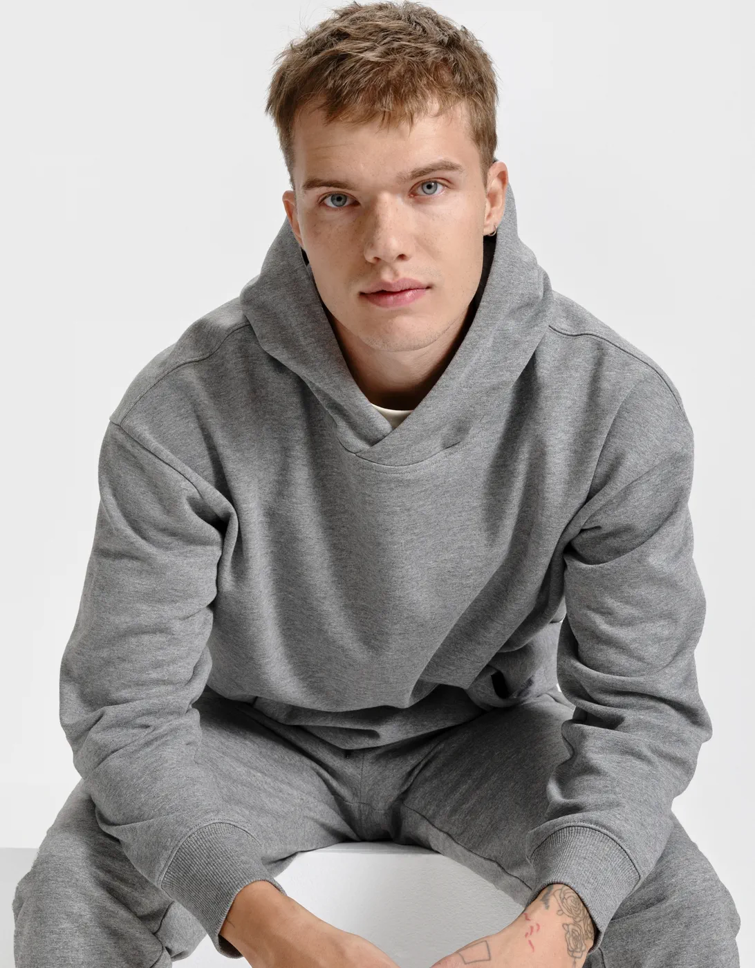malfini-422-sweatshirt-chill-dunkelgraumeliert-model-1 MALFINI Sweatshirt Chill 422