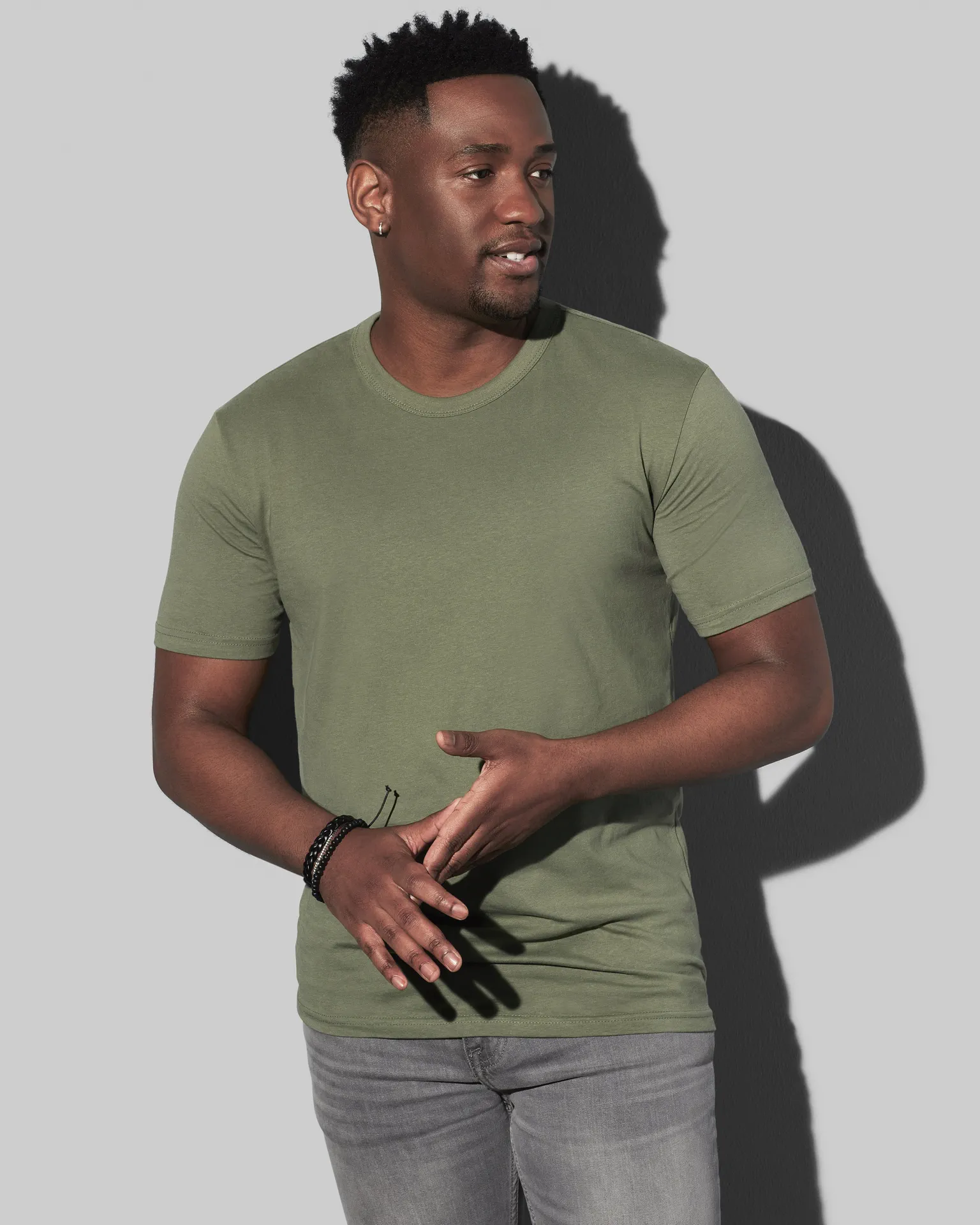 stedman-st9020-crew-neck-t-shirt-morgan-militarygreen-model-2 Stedman Morgan Crew Neck