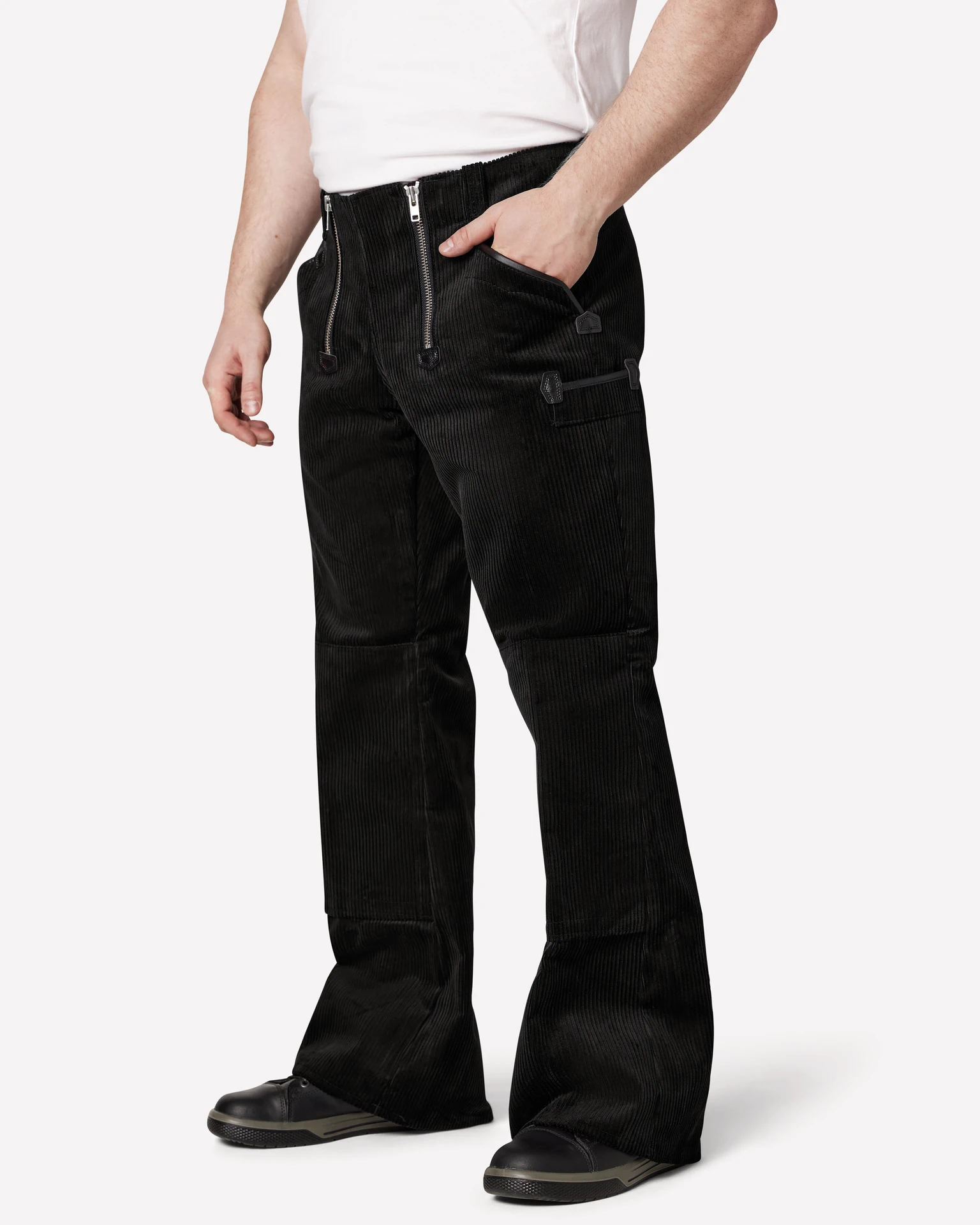 FHB-50084-mirko-zunfthose-trenkercord-schwarz-model-1 FHB Zunfthose MIRKO Trenkercord