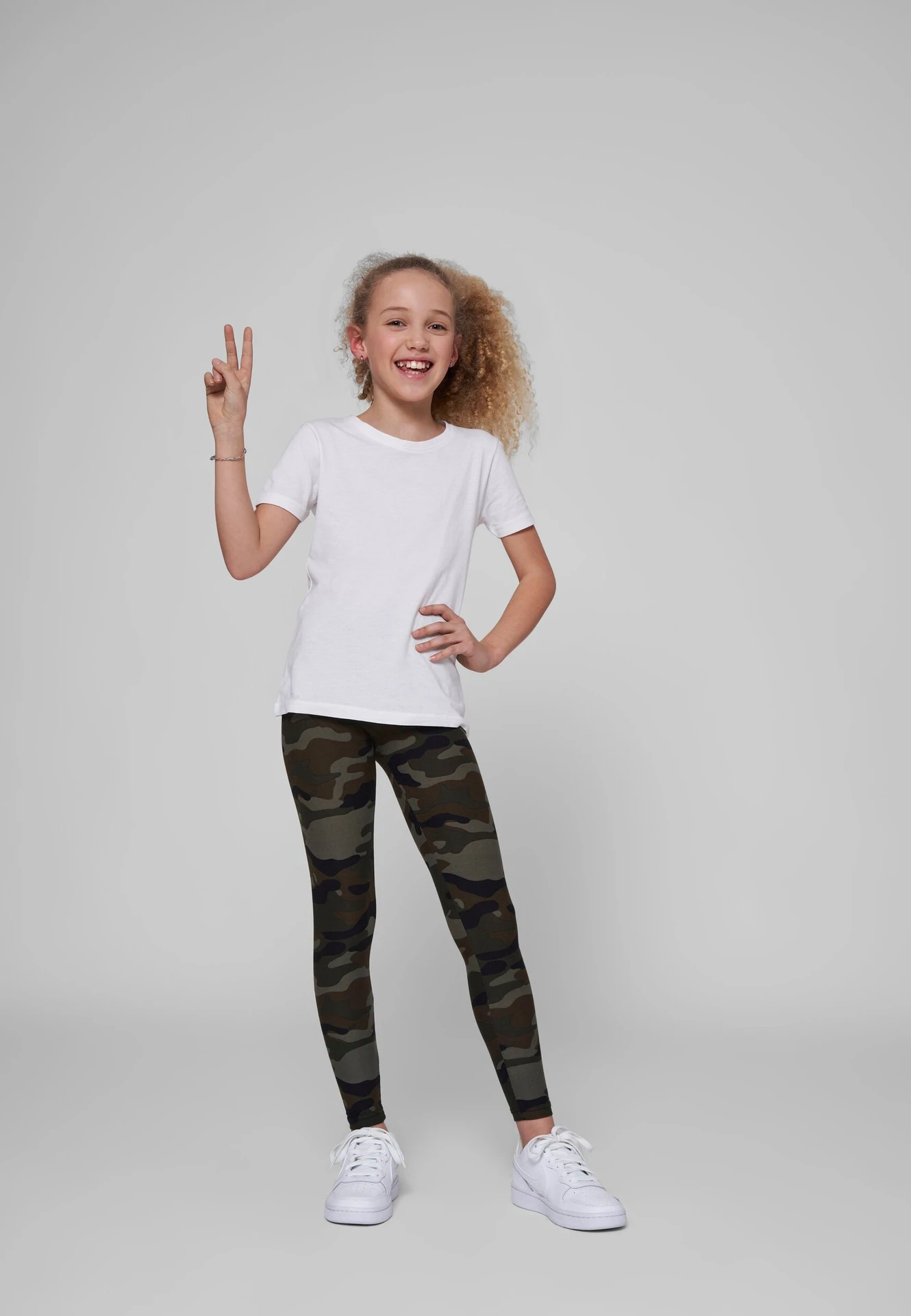 Build Your Brand Girls Short Sleeve Tee