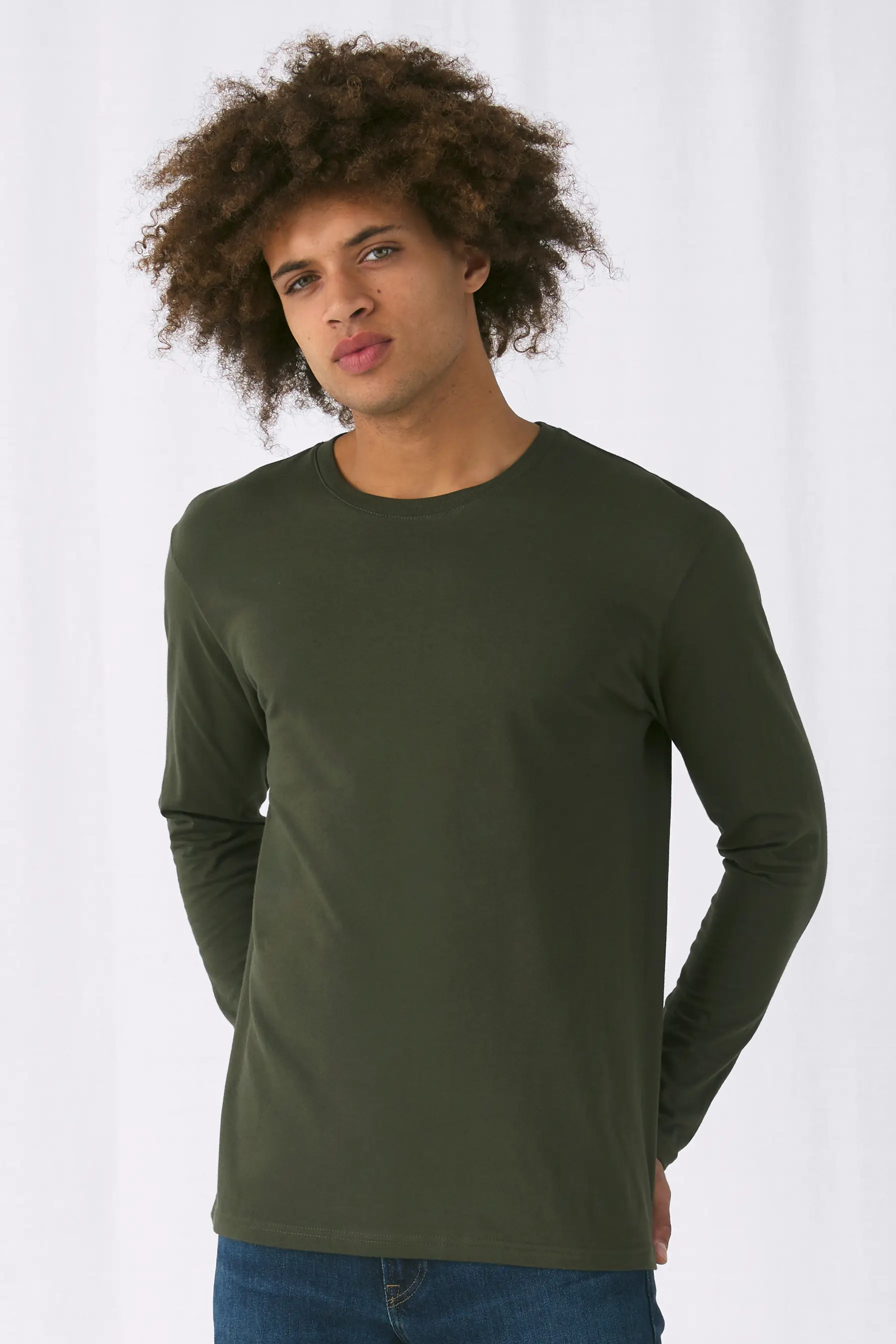 bc-tu05t-hashtag-e150-lsl-longsleeve-urban-khaki-model-1 B&C T-Shirt #E150 Long Sleeve