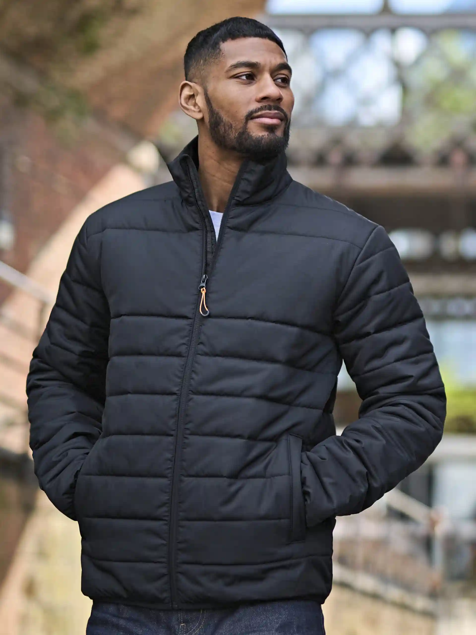 regatta-tra580-essential-thermal-jacket-black-model-1 Regatta Essential Thermal Jacket