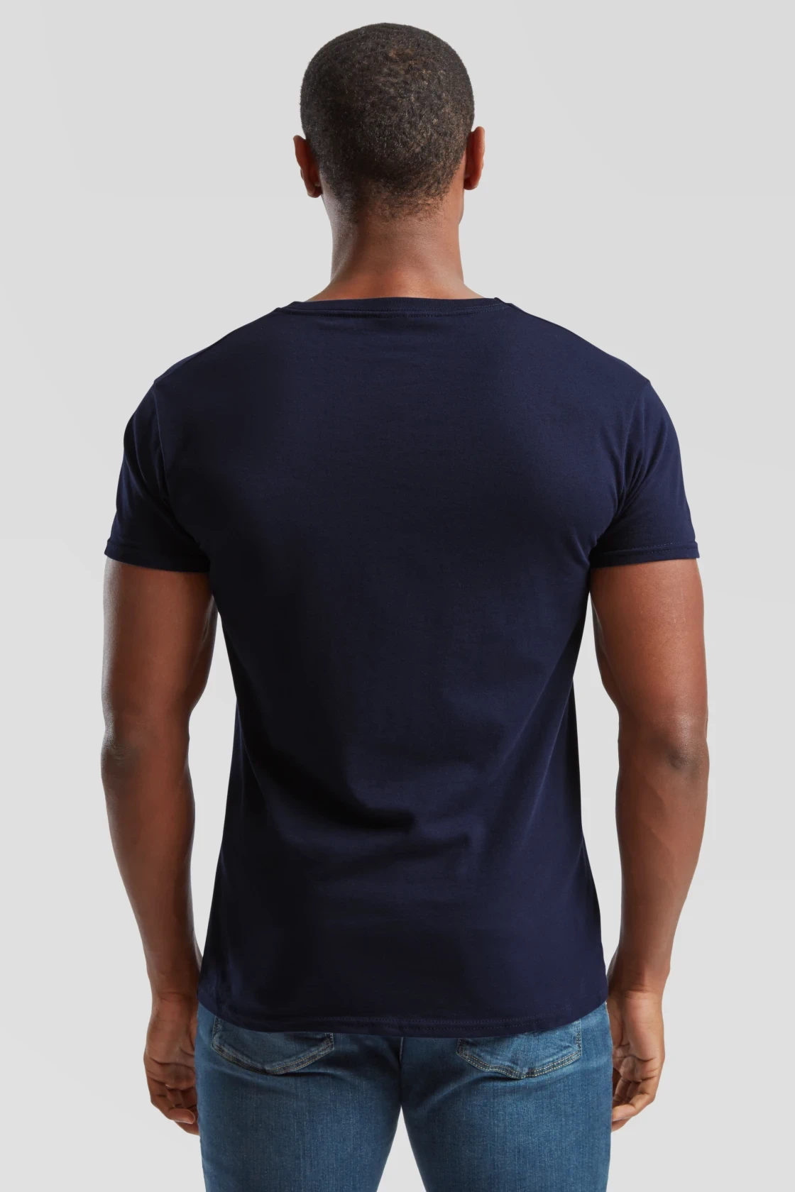 fruit-of-the-loom-61-442-0-iconic-150-v-neck-t-shirt-deepnavy-model-2 F.O.L. Iconic 150 V Neck T