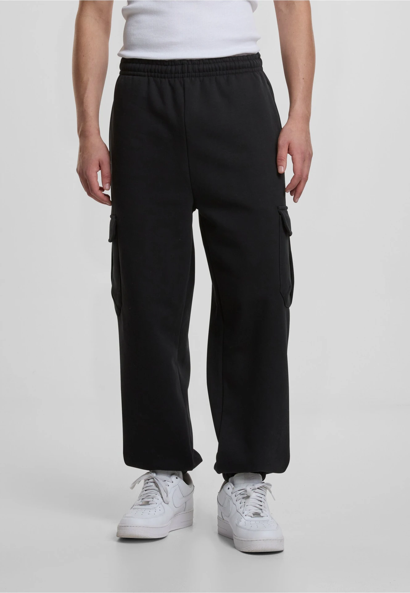 BYB-BY258-90s-cargo-sweatpants-black-model-0 Build Your Brand 90s Cargo Sweatpants