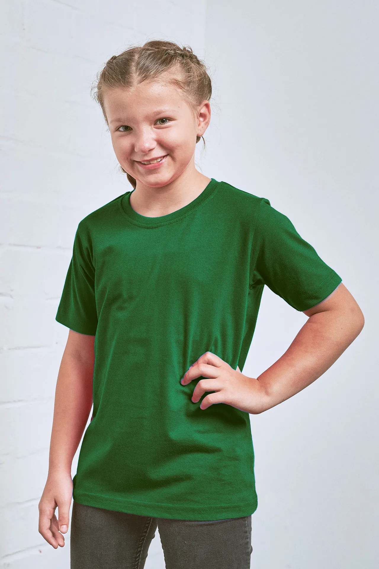 promodoro-399-kids-premium-t-shirt-kellygreen-model-0 Promodoro Kids´ Premium-T