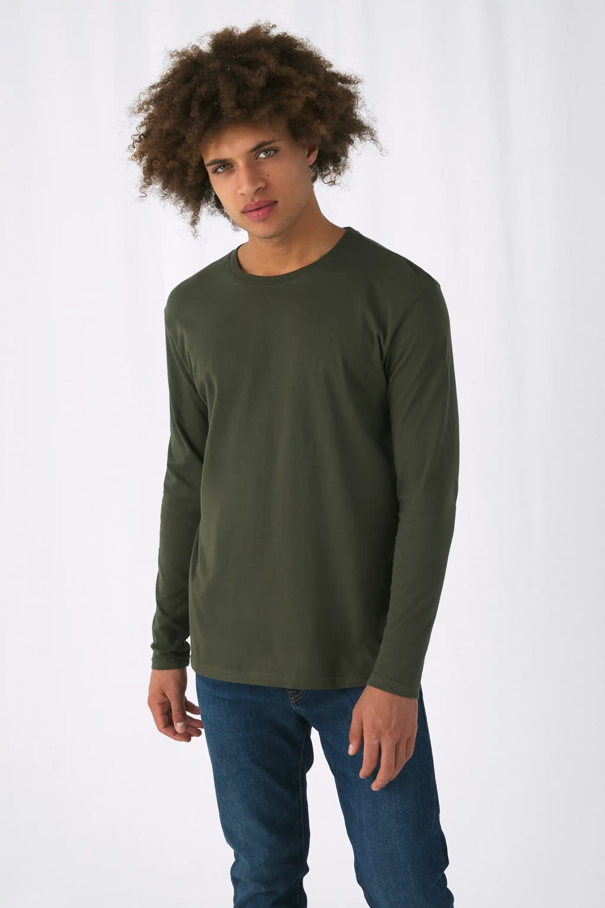 bc-tu05t-hashtag-e150-lsl-longsleeve-urban-khaki-model-2 B&C T-Shirt #E150 Long Sleeve