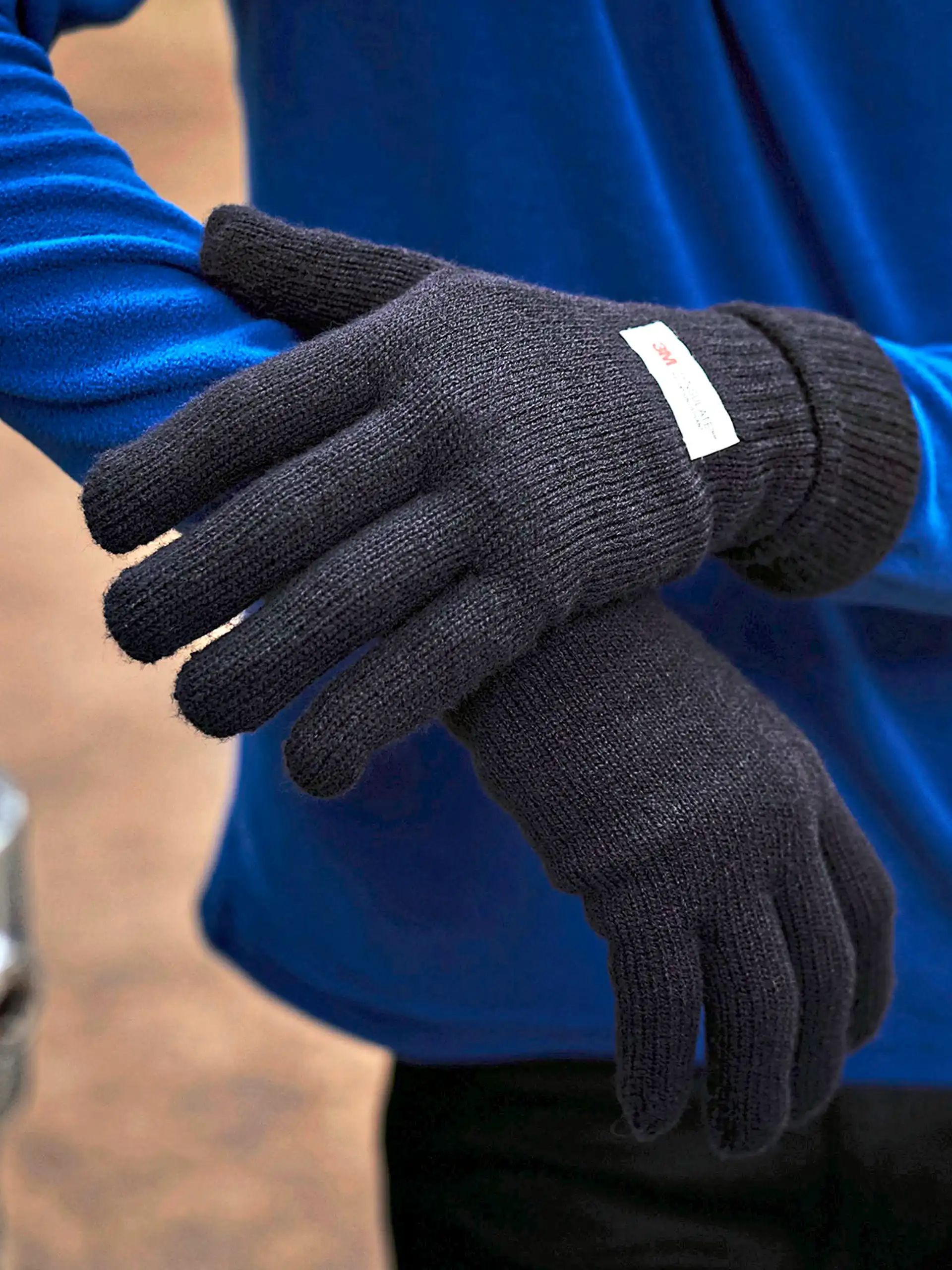 regatta-trg207-thinsulate-gloves-black-model-1 Regatta Thinsulate Gloves