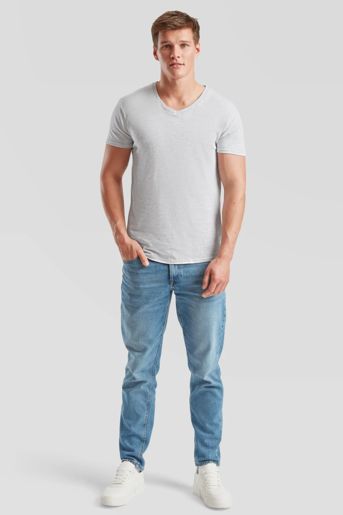 fruit-of-the-loom-61-442-0-iconic-150-v-neck-t-shirt-heathergrey-model-3 F.O.L. Iconic 150 V Neck T