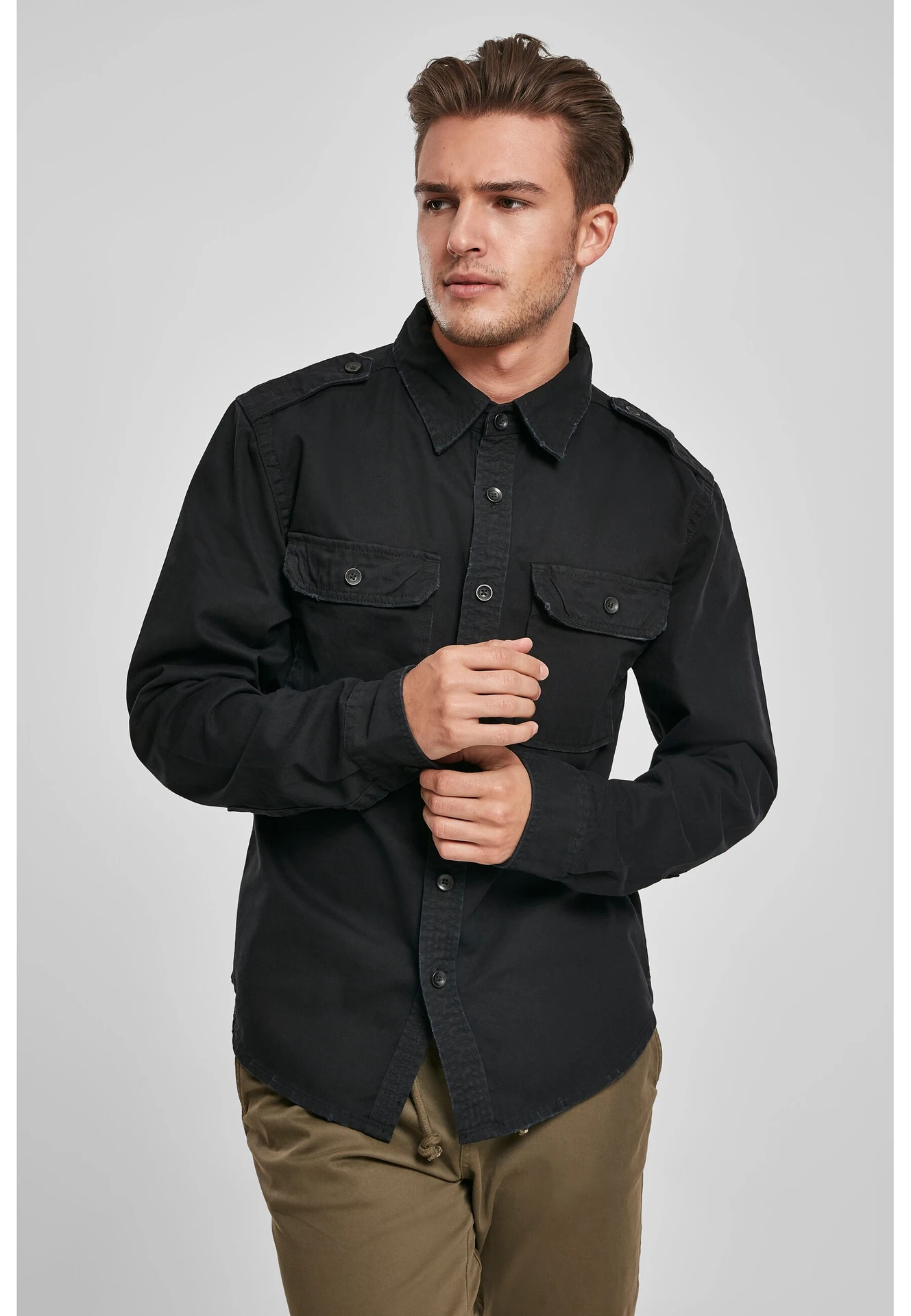 BYB-B9373-vintage-shirt-long-sleeve-black-model-0 Build Your Brand Vintage Shirt Long Sleeve
