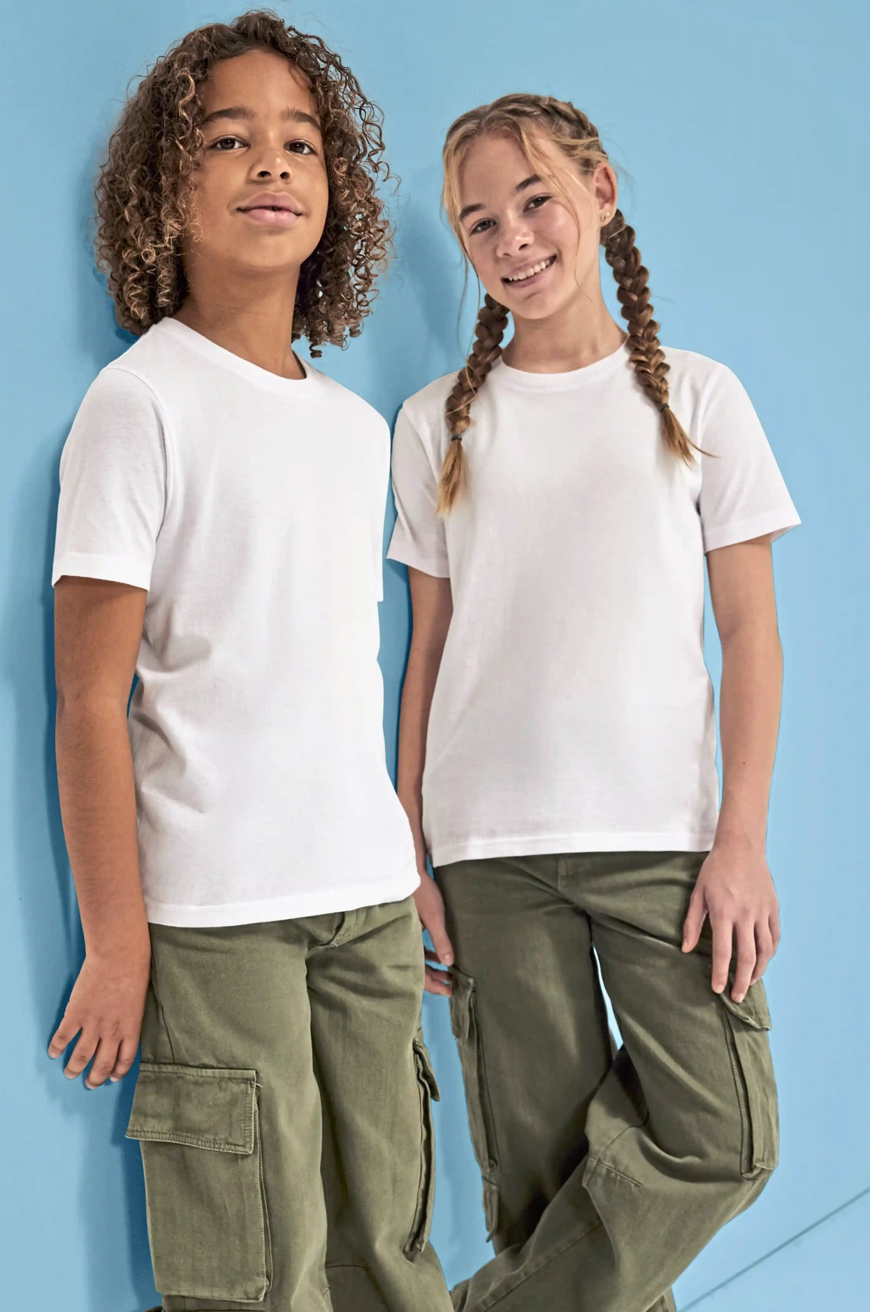 bc-tk002-e190-kids-t-shirt-white-model-1 B&C Kids #E190 T-Shirt