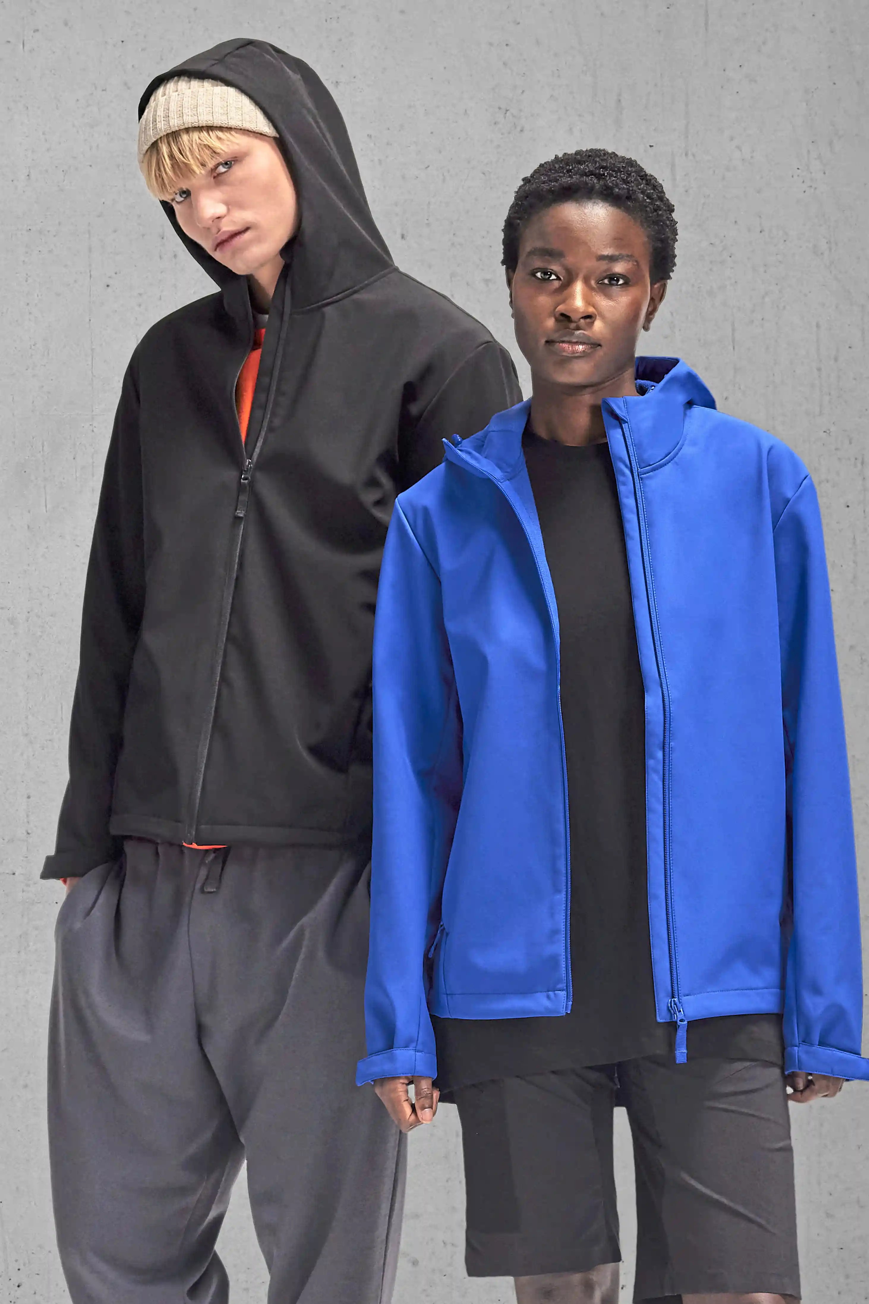 bc-jg006-reset-3lr-hooded-softshelljacke-royalblue-model-1 B&C Reset Hooded Softshell