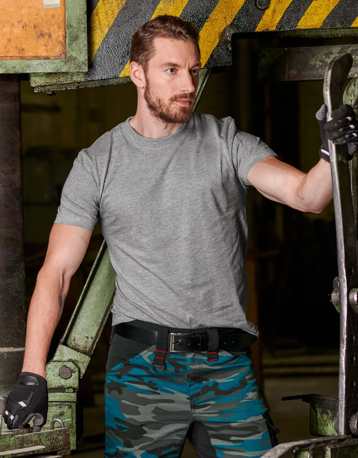 rimeck-r07-t-shirt-recall-dunkelgraumeliert-model-0 RIMECK T-Shirt Recall R07