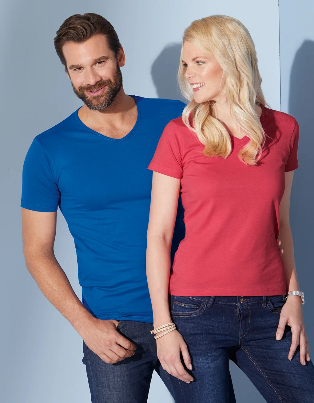 jn912-mens-slim-fit-v-t-shirt-model-0 James & Nicholson Men's Slim Fit V-T