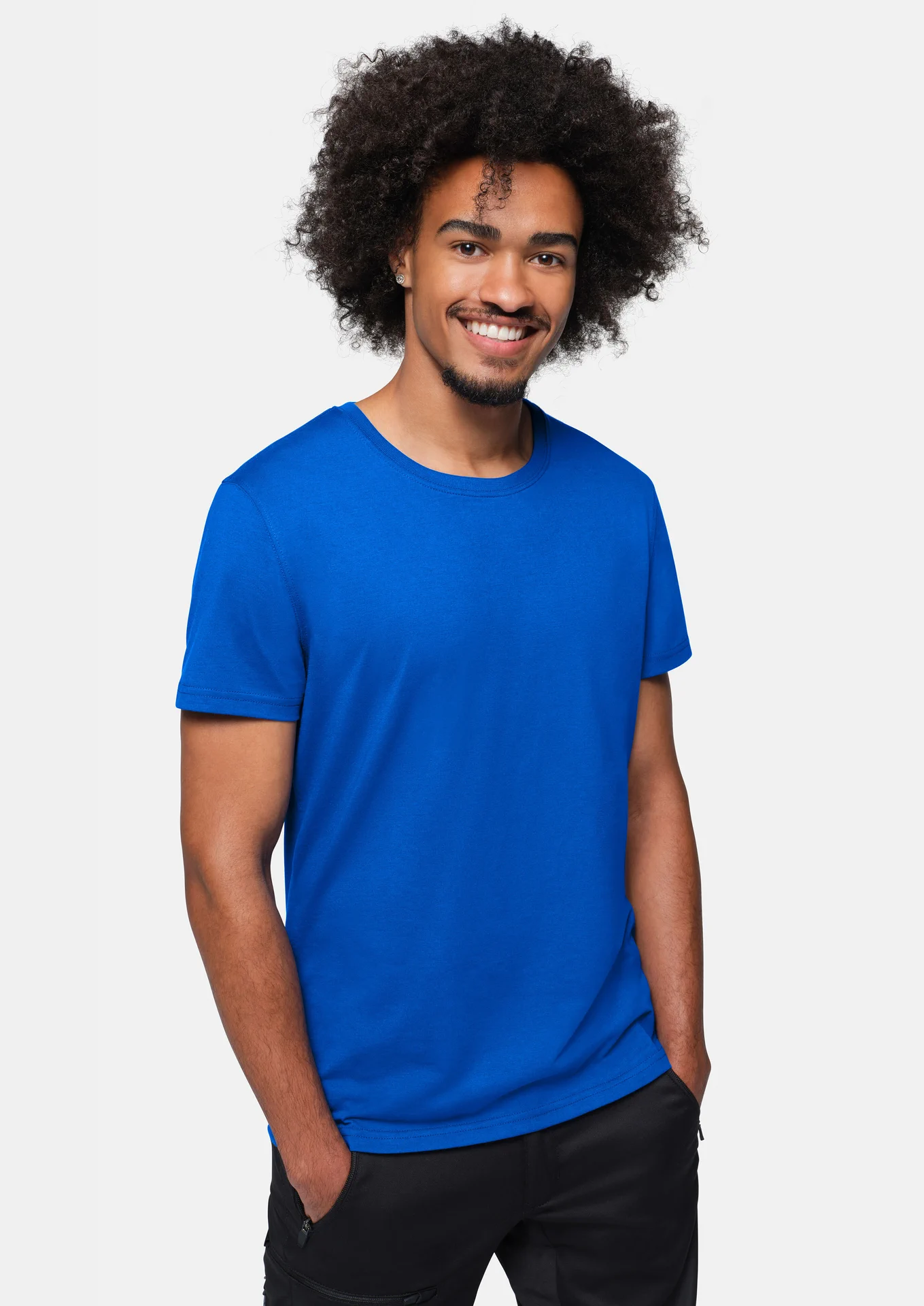 hakro-530-t-shirt-mikralinar-eco-royalblau-model-0 HAKRO T-Shirt 530 Mikralinar® ECO