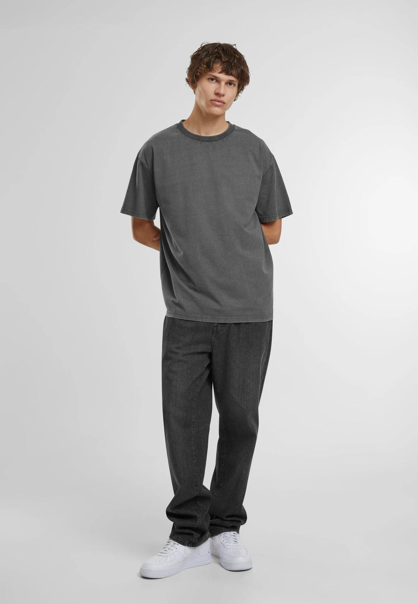 BYB-BY307-vintage-heavy-loose-t-shirt-magnet-model-3 Build Your Brand Vintage Heavy Loose Tee