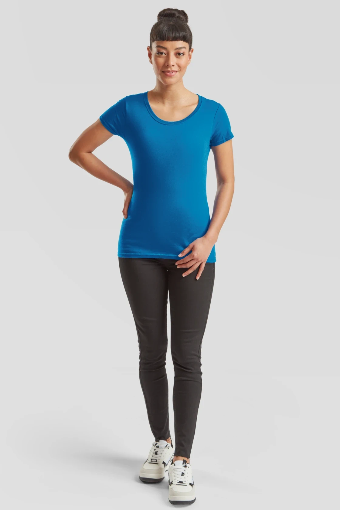 fruit-of-the-loom-61-424-0-ladies-iconic-195-t-shirt-azureblue-model-3 F.O.L. Ringspun Premium T Lady-fit
