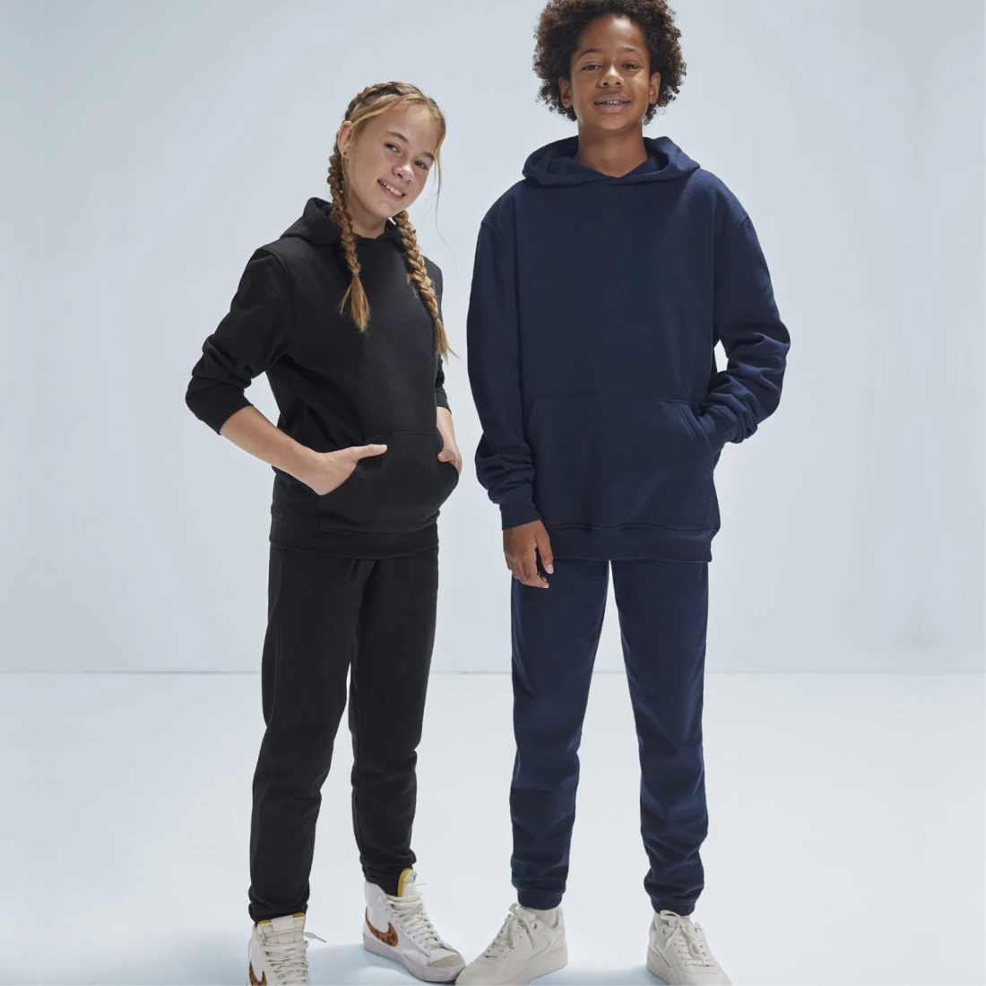 bc-wk002-id.333-hoodie-sweatshirt-kids-navy-model-1 B&C Kids ID.333 Hoodie